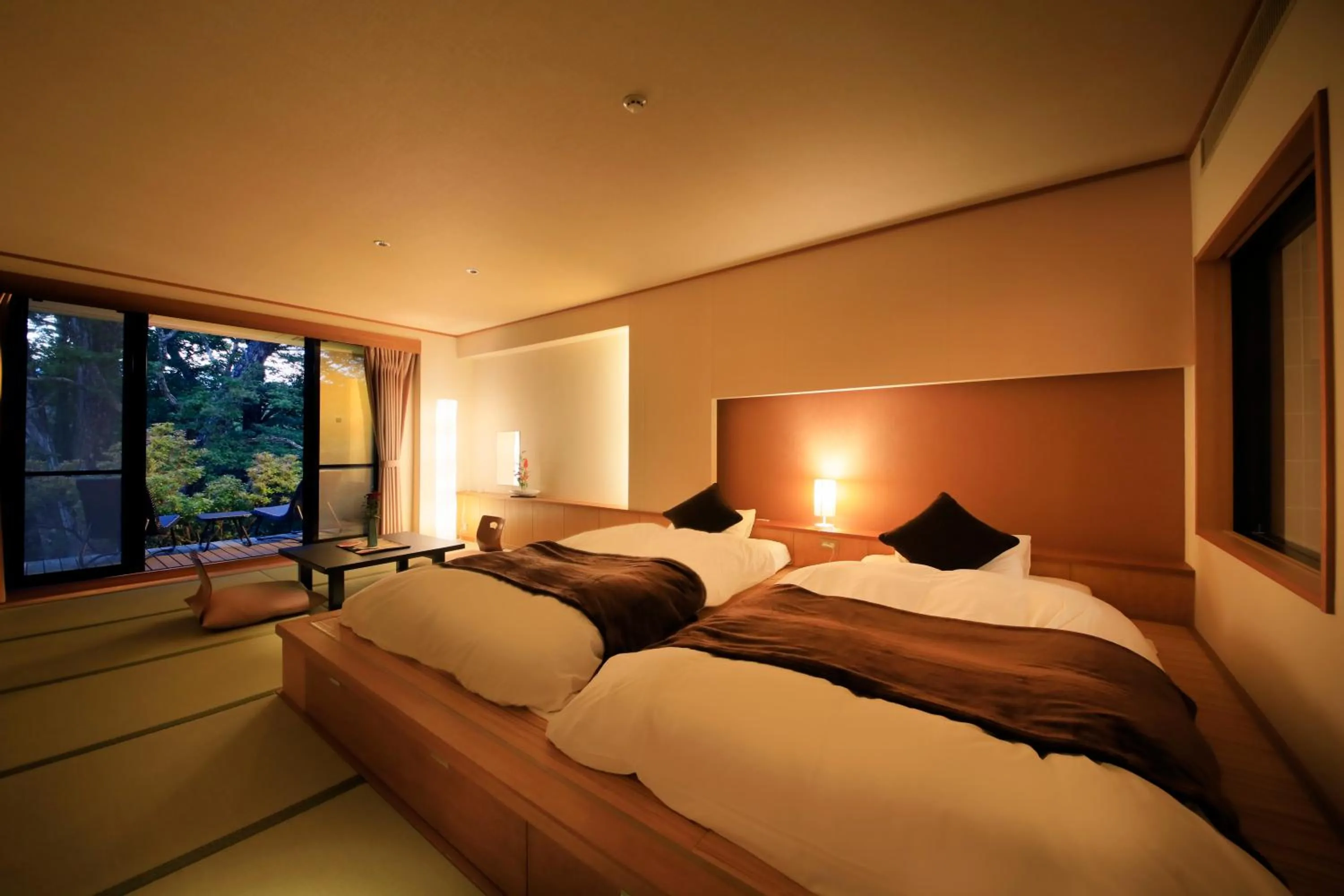 Night, Bed in Hotel Shikisai