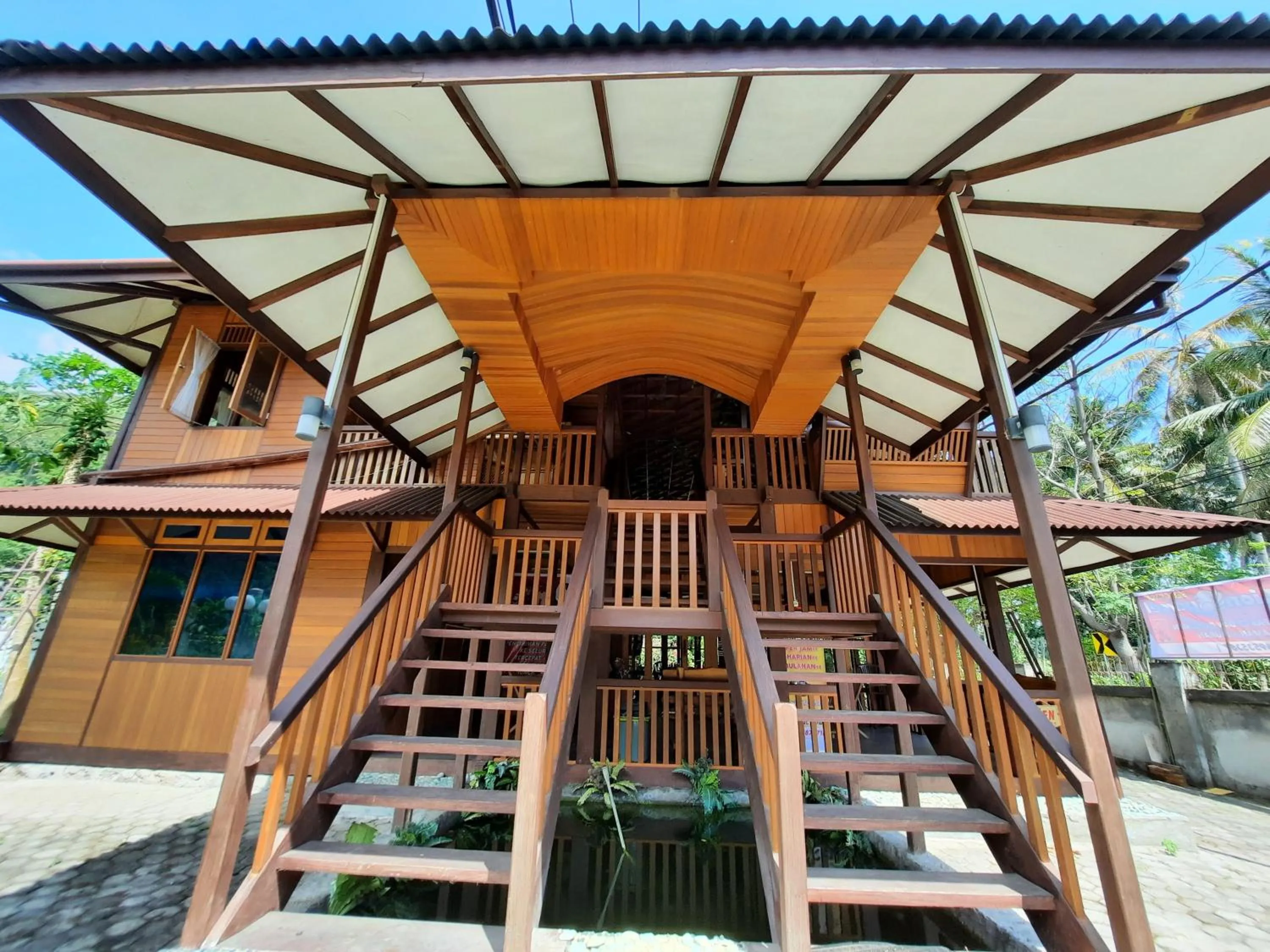 Property building in HOTEL BESAR BULAN BARU - Senggigi