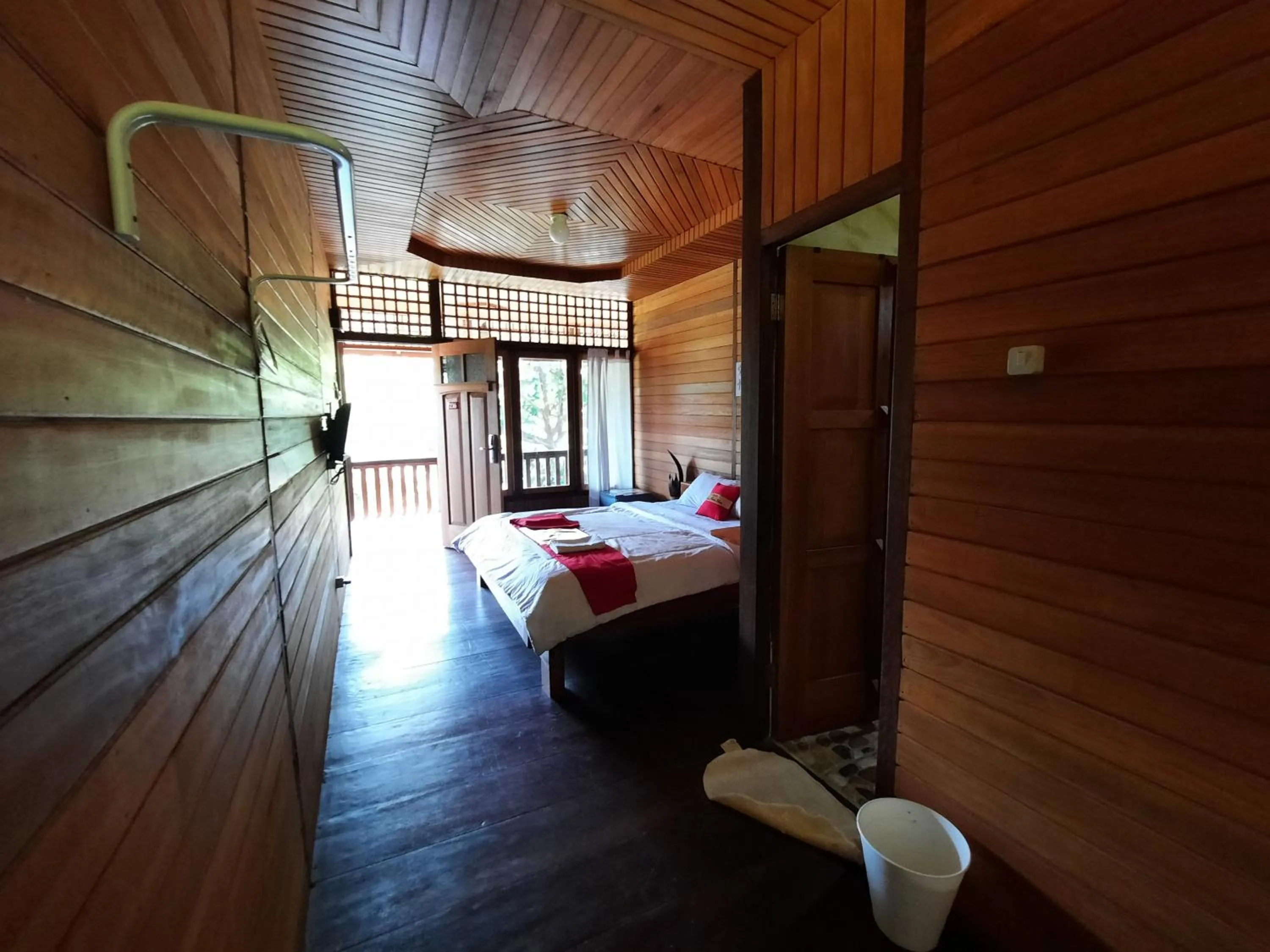 Photo of the whole room, Bed in HOTEL BESAR BULAN BARU - Senggigi