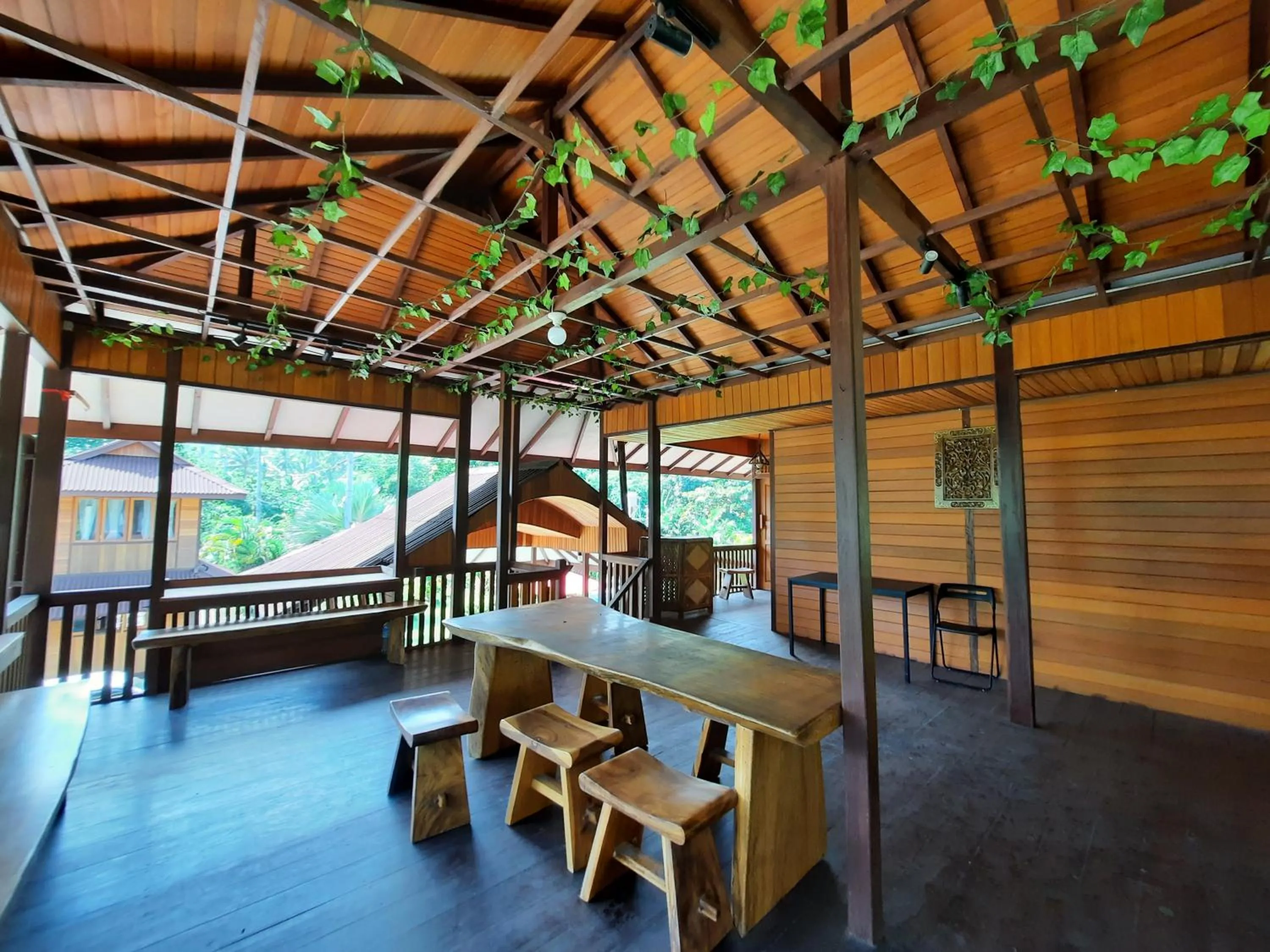 Restaurant/places to eat in HOTEL BESAR BULAN BARU - Senggigi