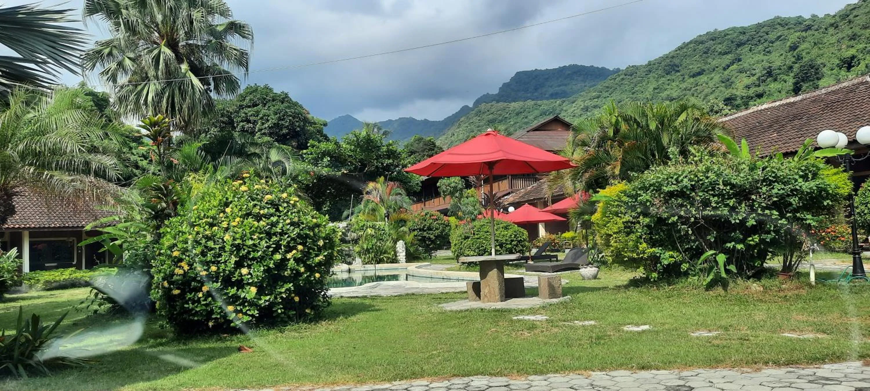Swimming pool in HOTEL BESAR BULAN BARU - Senggigi