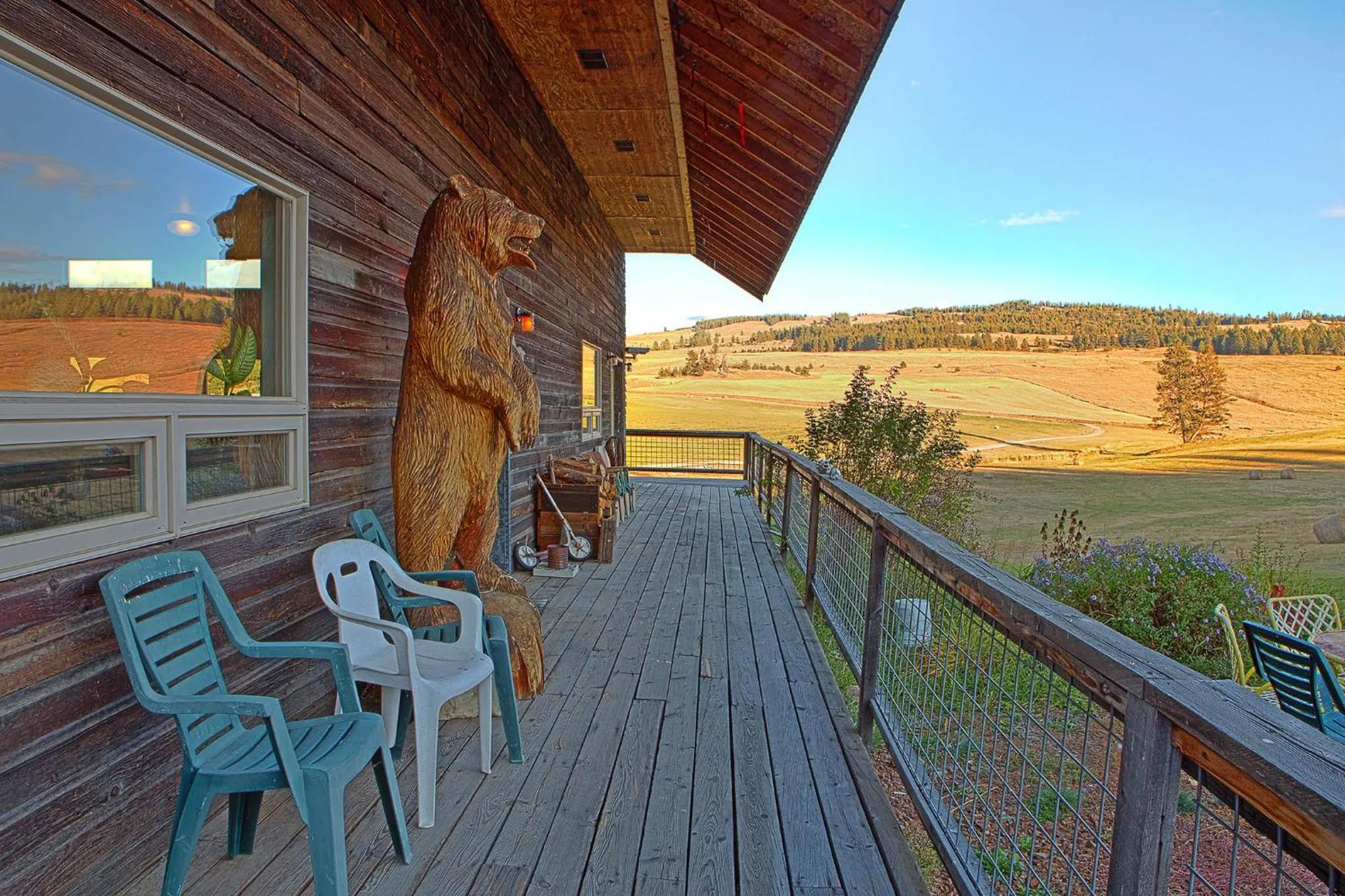 Facade/entrance in Eden Valley Ranch