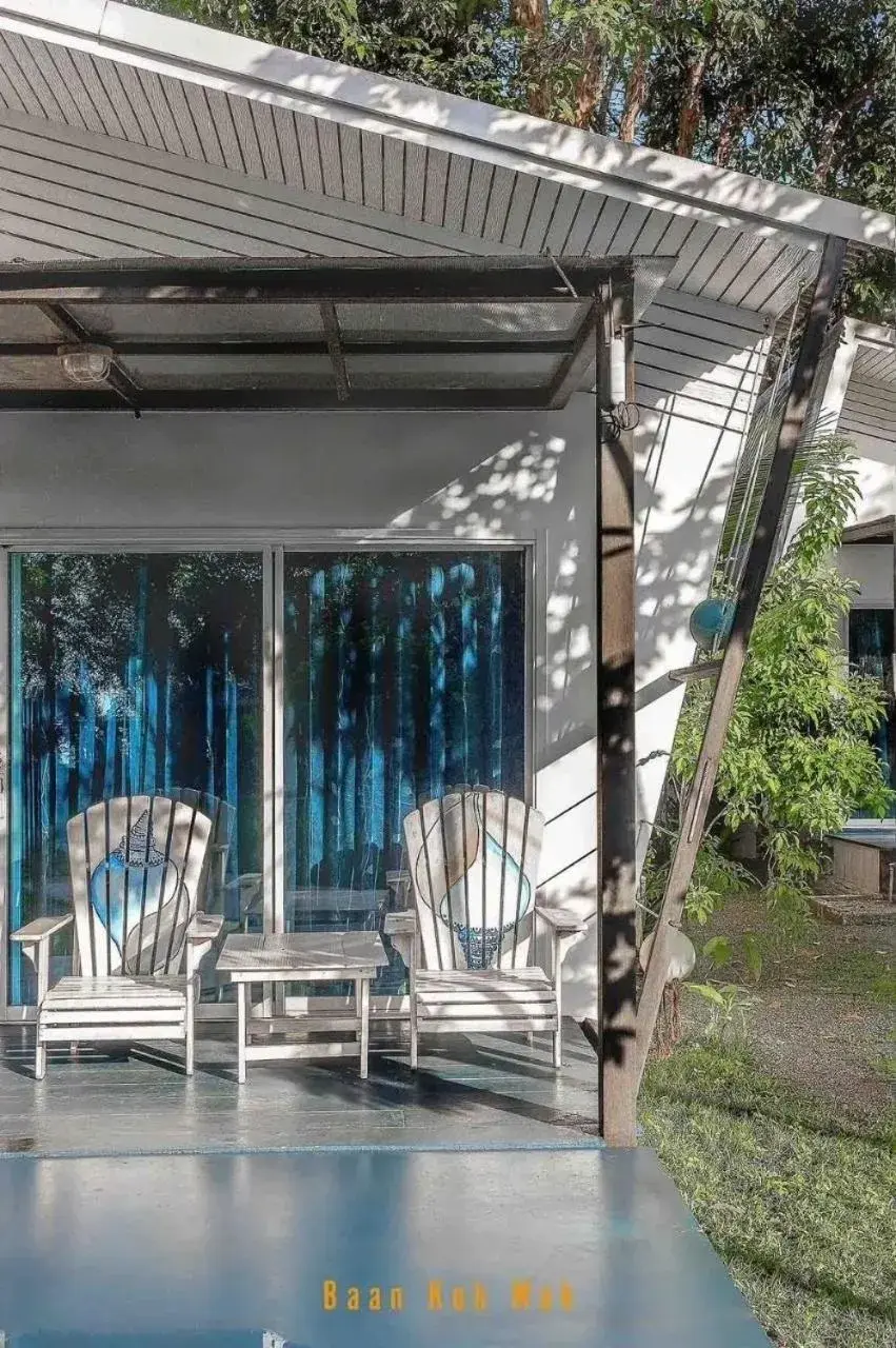 Standard Bungalow in Baan Koh Mak Standard Bungalow in Baan Koh Mak