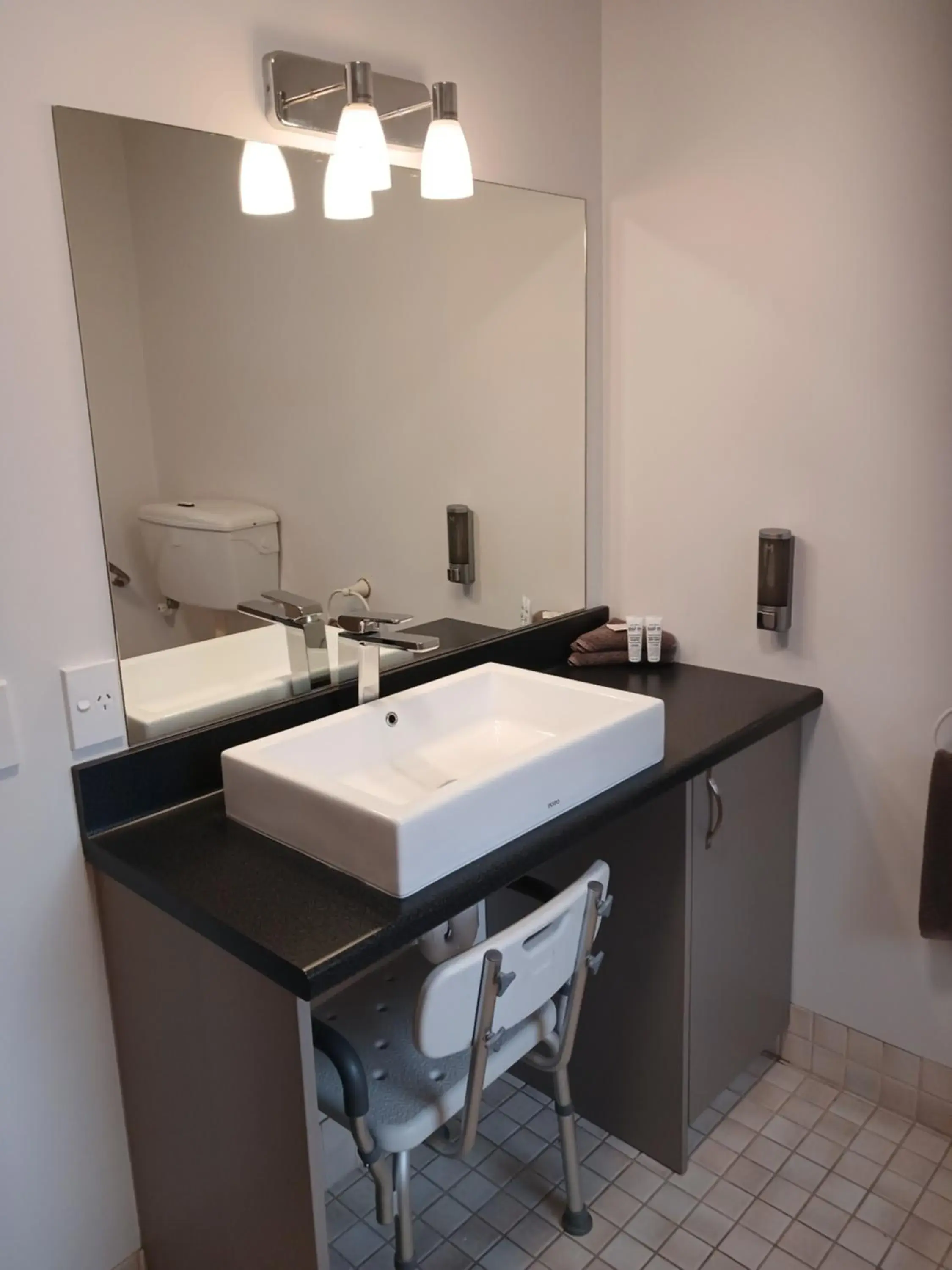 Queen Studio - single occupancy - Disability Access in Palm City Motor Inn Queen Studio - single occupancy - Disability Access in Palm City Motor Inn