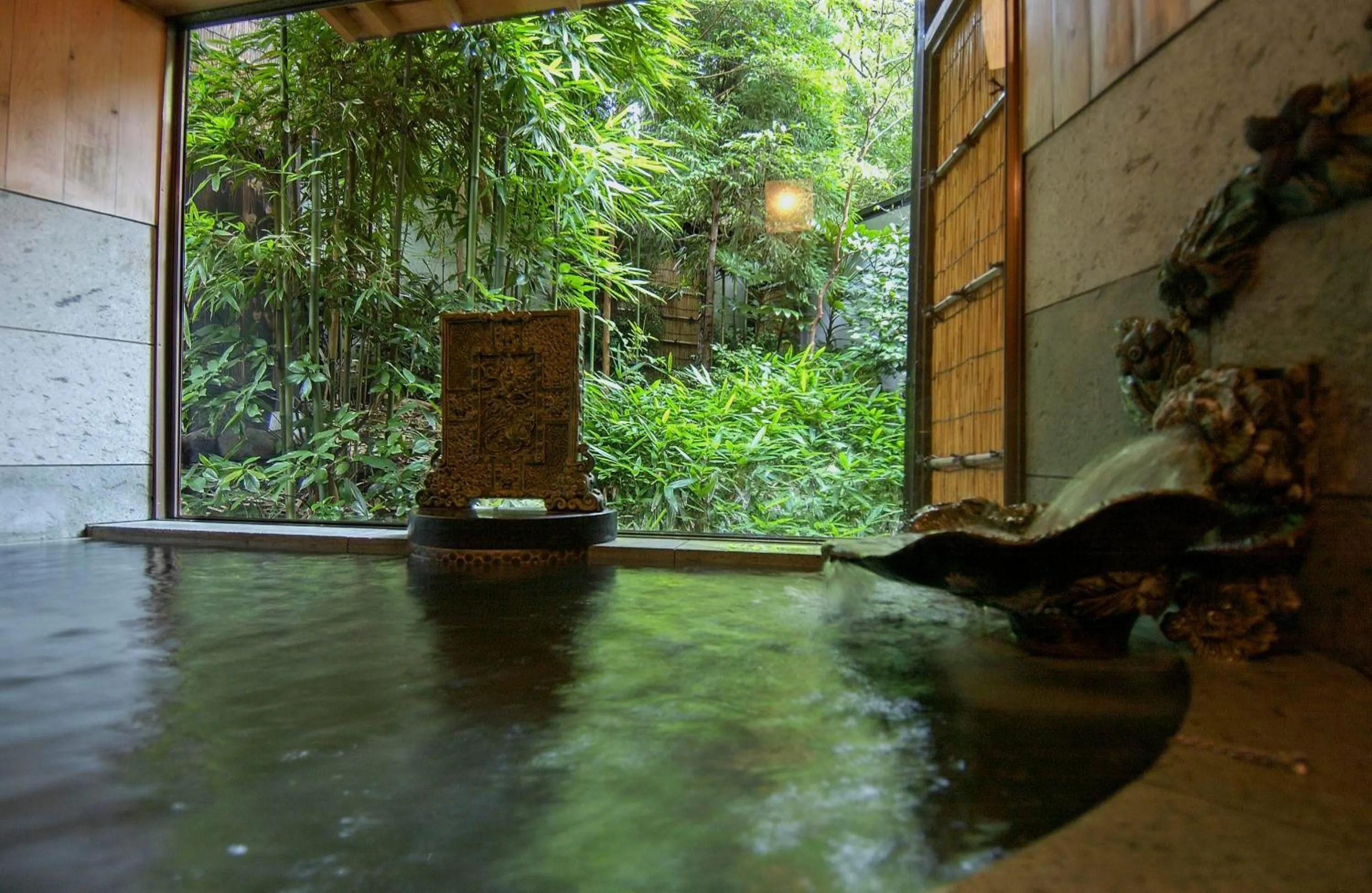 Hot Spring Bath in Hanafubuki