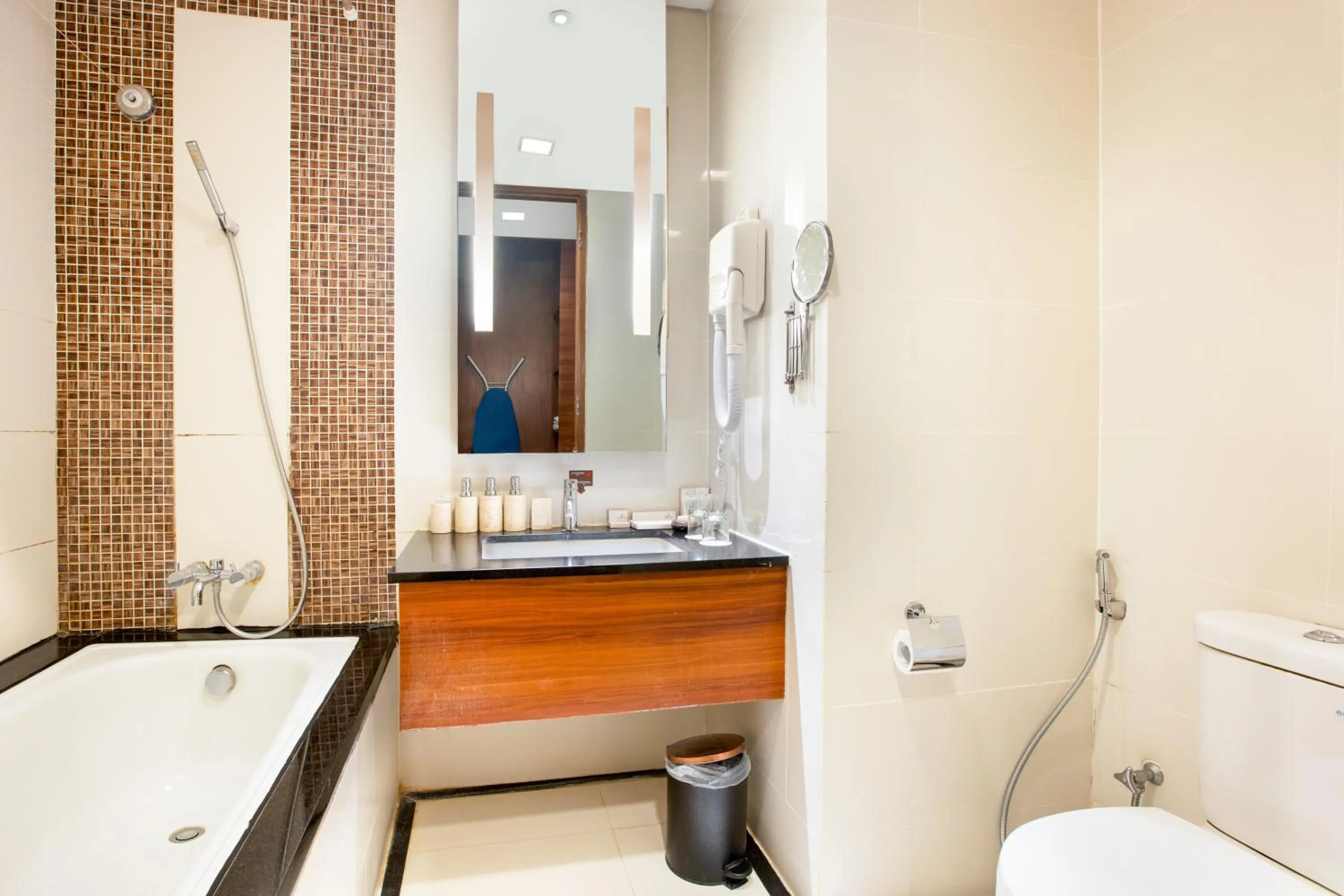 Bathroom in Jambuluwuk Malioboro Hotel Yogyakarta