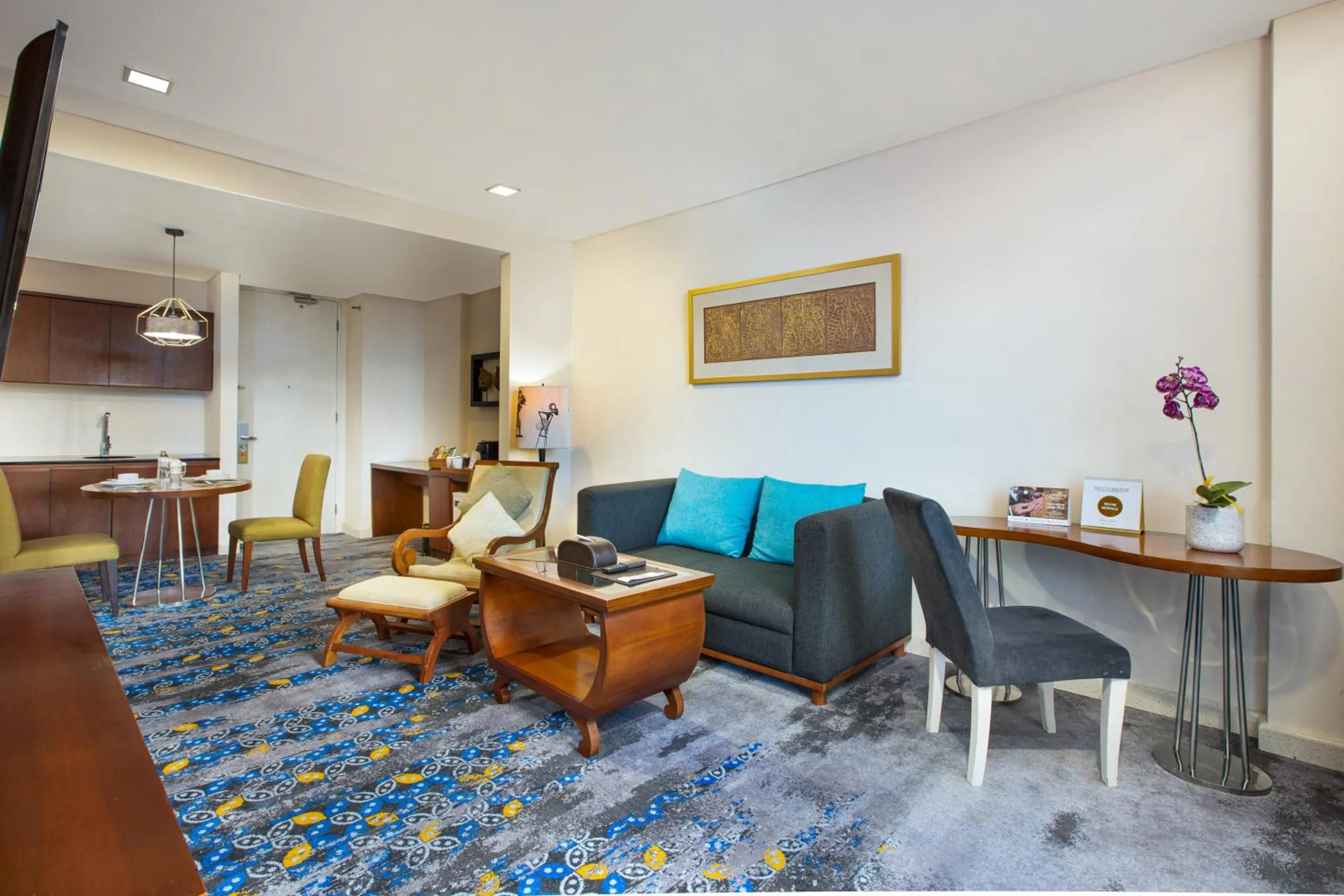 Living room in Jambuluwuk Malioboro Hotel Yogyakarta