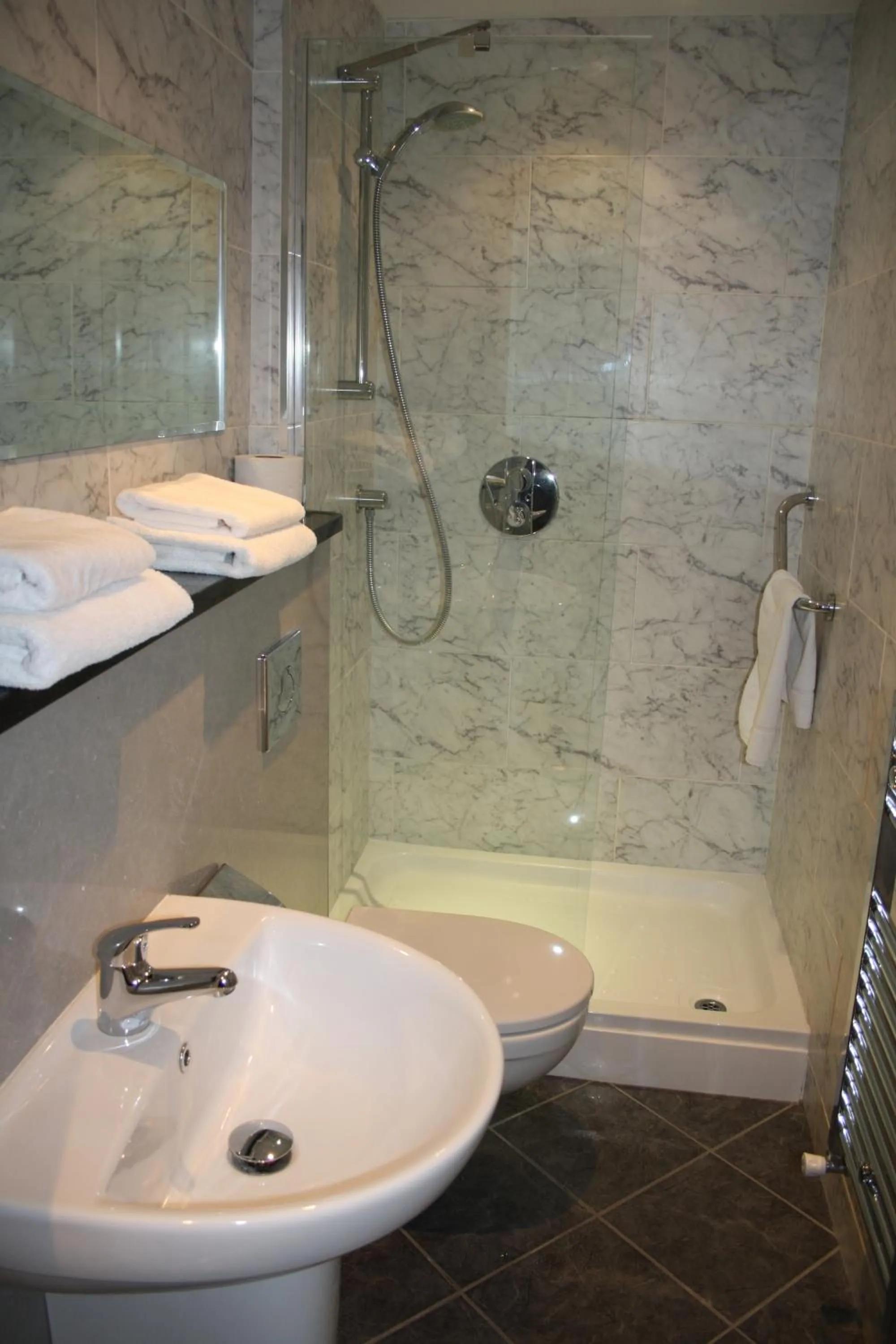 Bathroom in Kensington Hotel