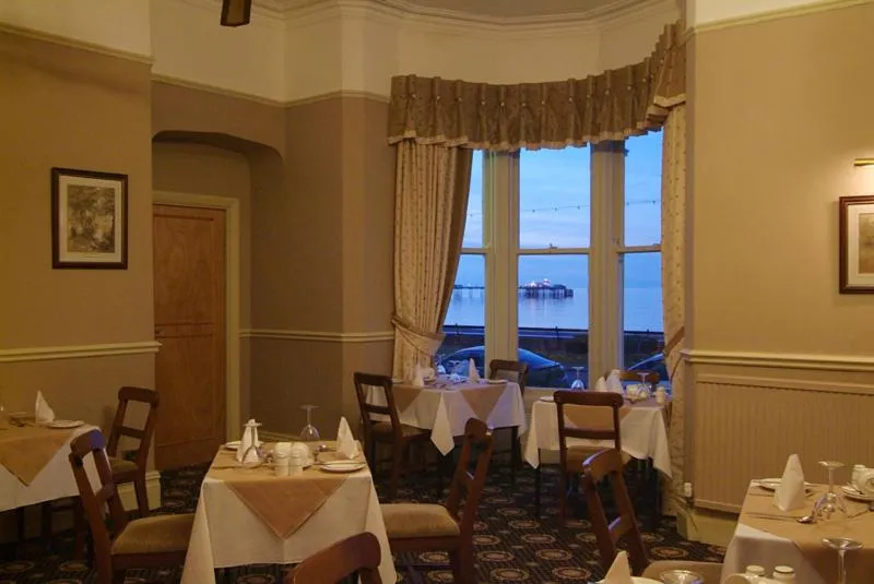 Restaurant/places to eat in Kensington Hotel