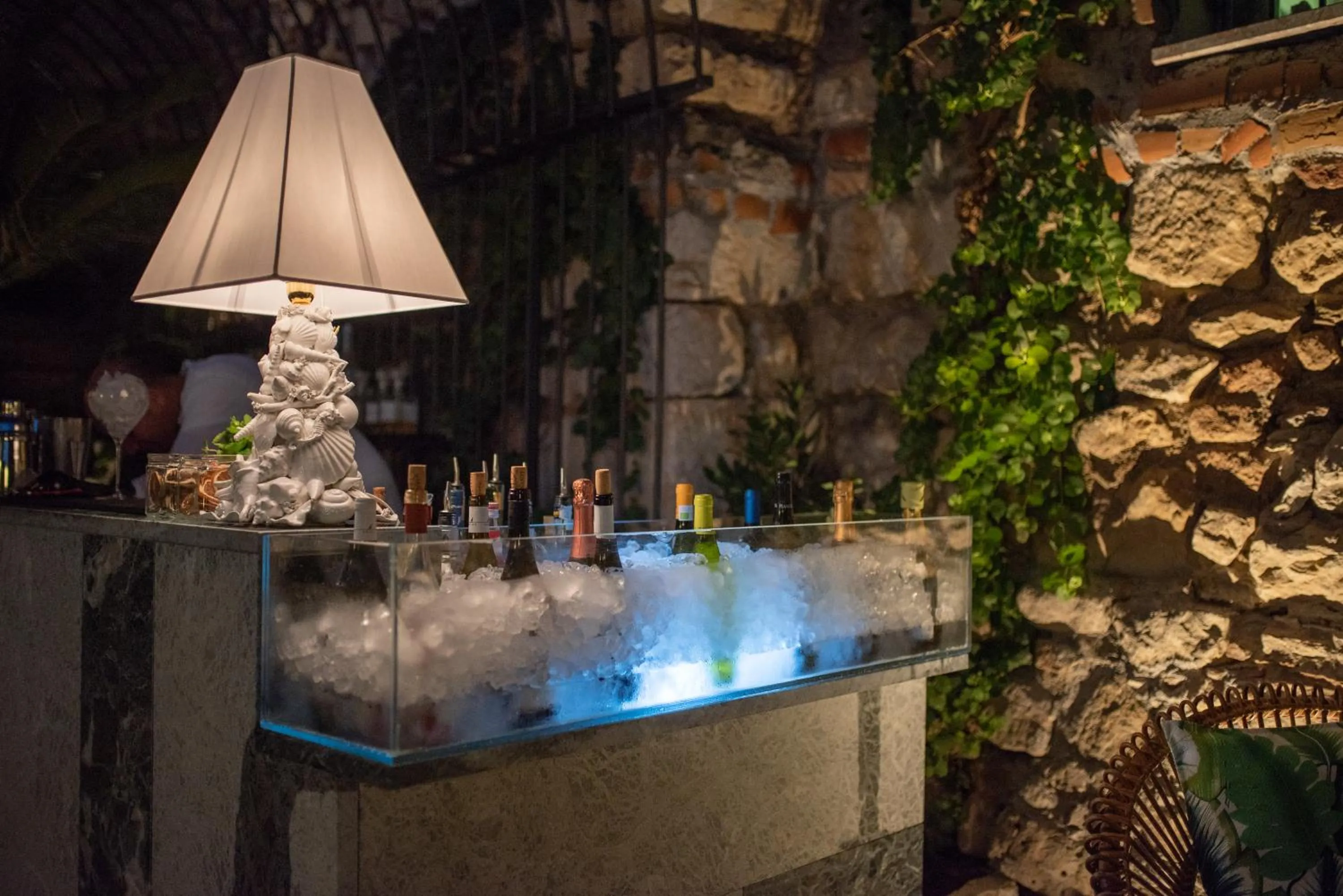 Restaurant/places to eat in Médousa Bistrot & Suites