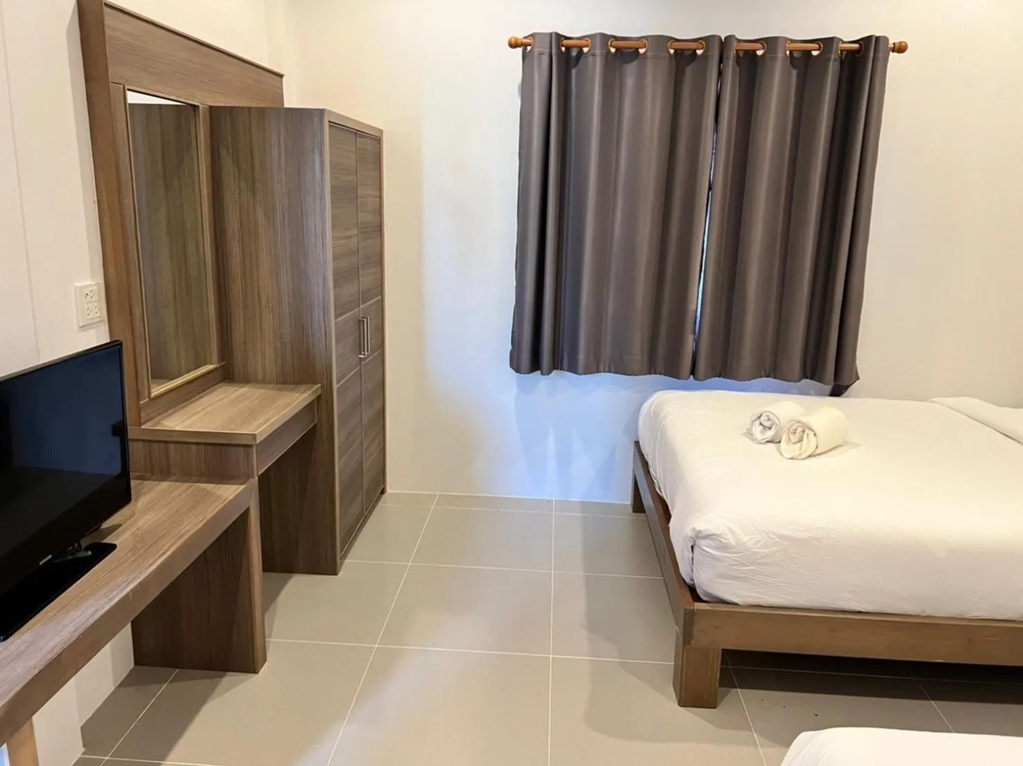 Bed in Mac's Bay Resort