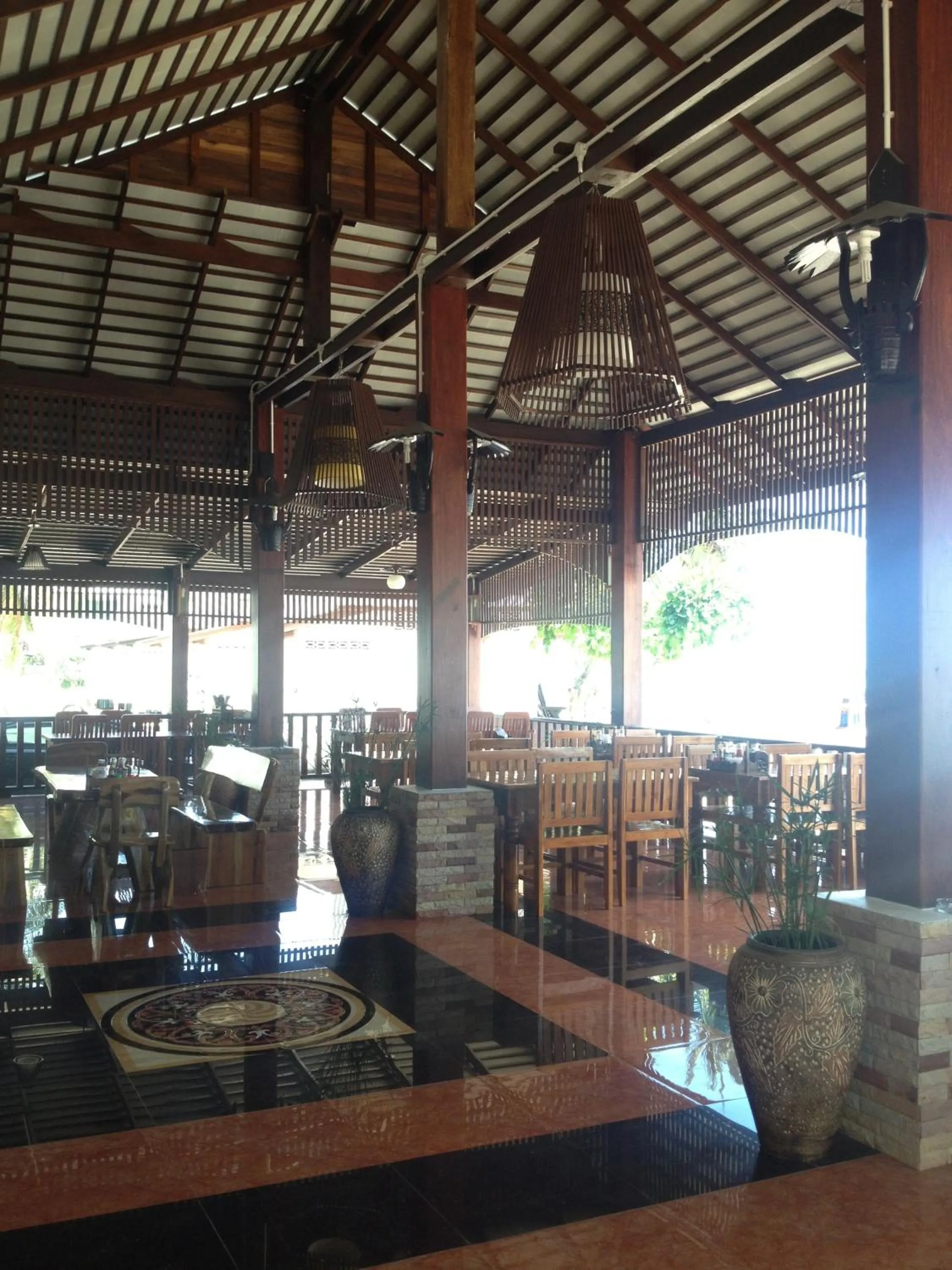 Restaurant/places to eat in Mac's Bay Resort