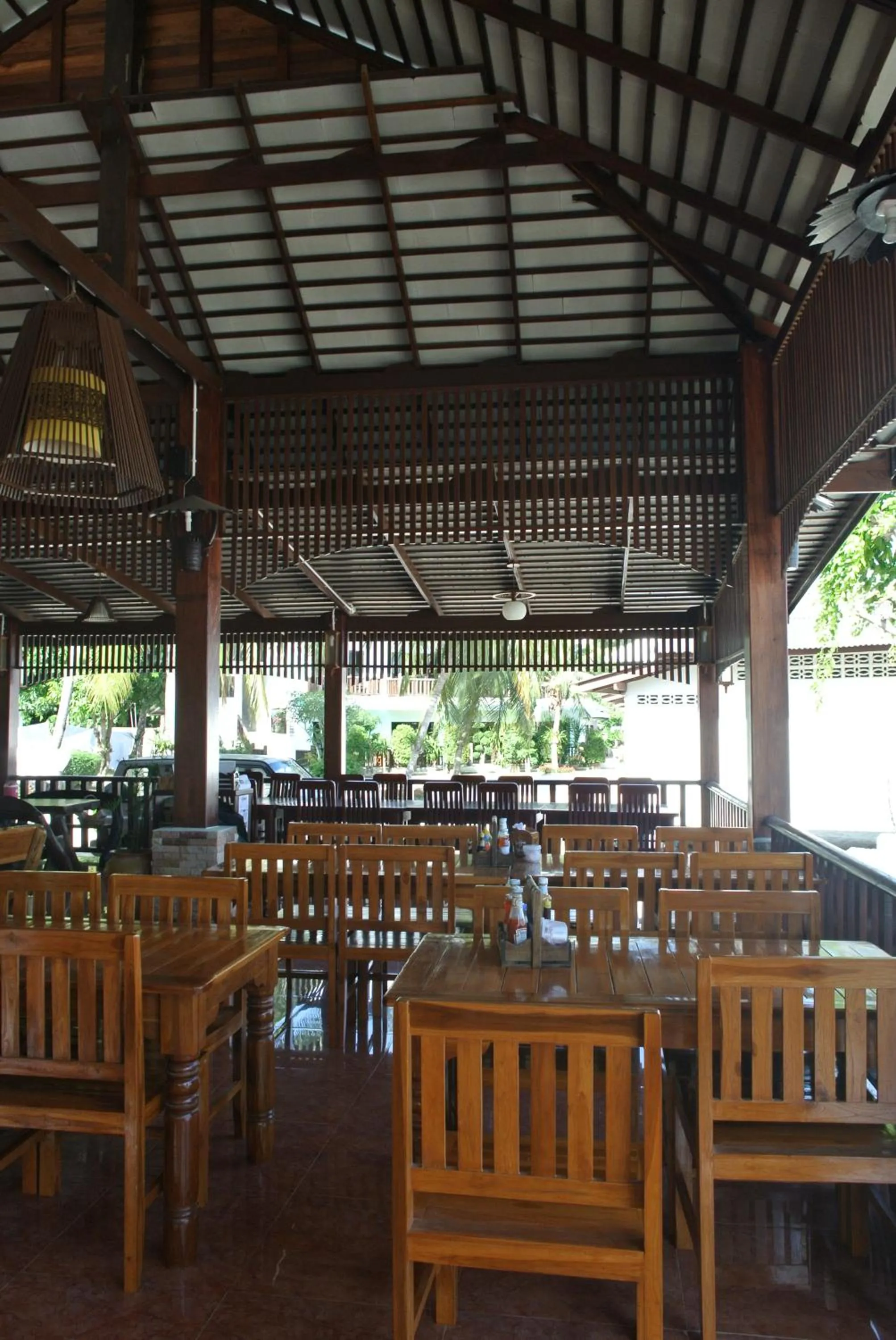 Restaurant/places to eat in Mac's Bay Resort