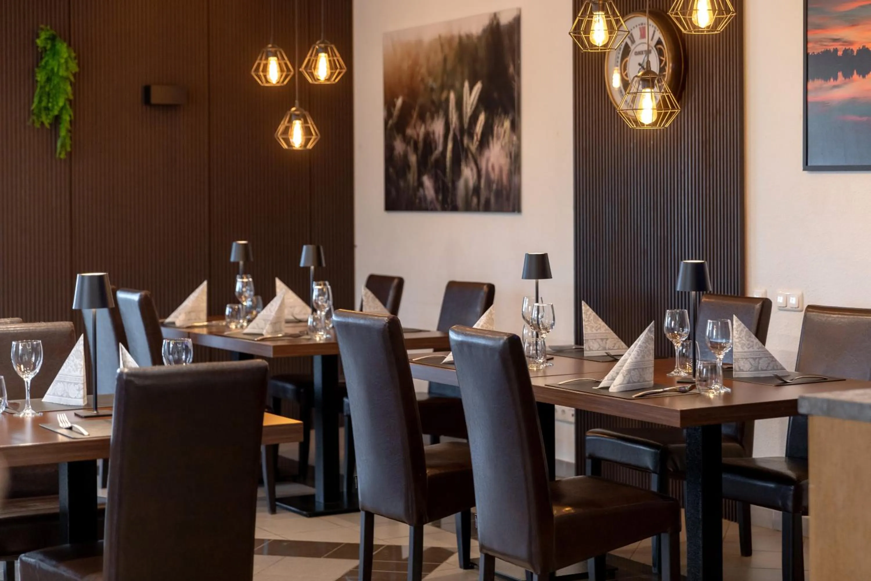 Restaurant/places to eat in Butenas Hotel Tyla