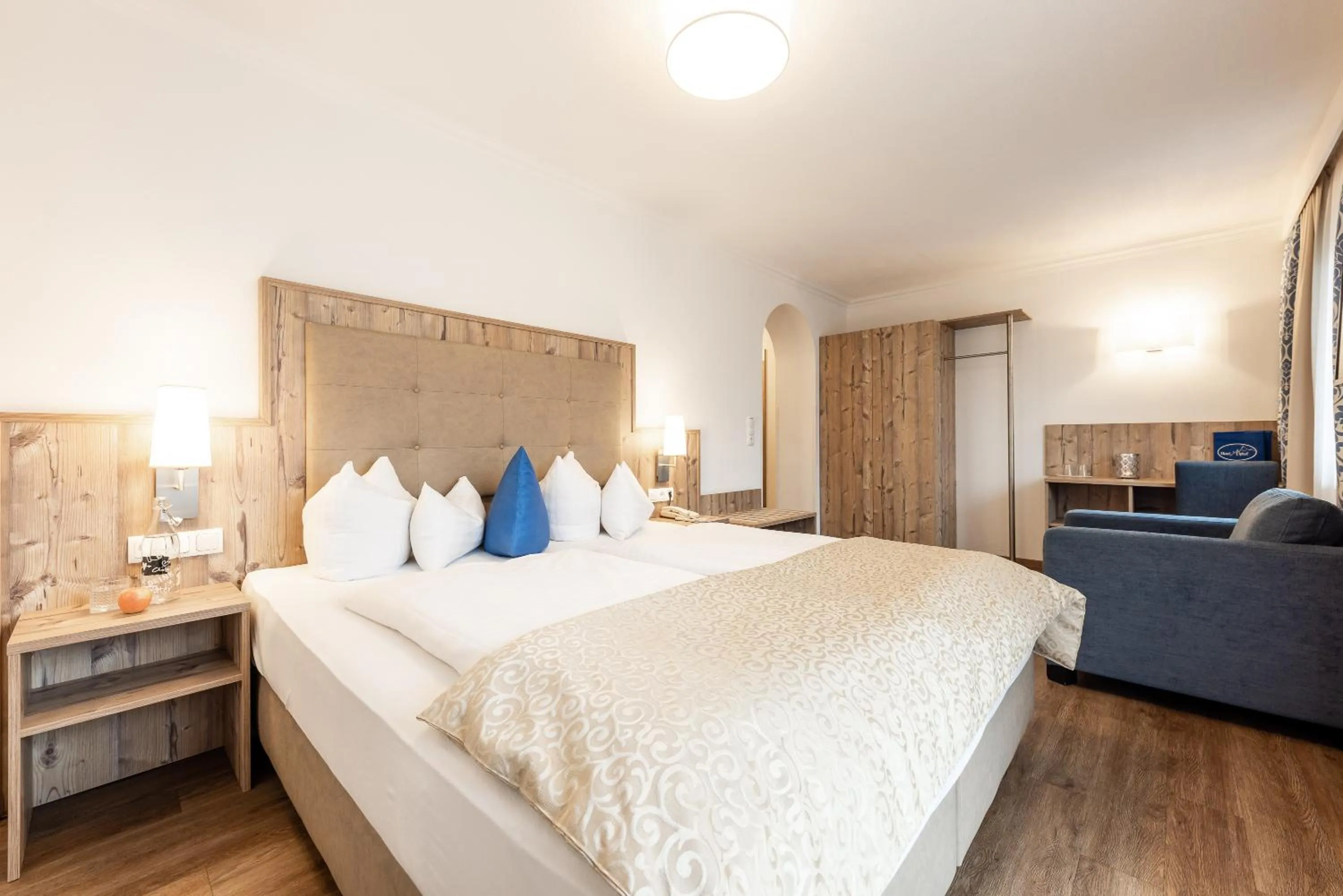 Photo of the whole room, Bed in Hotel Alphof Stubaital