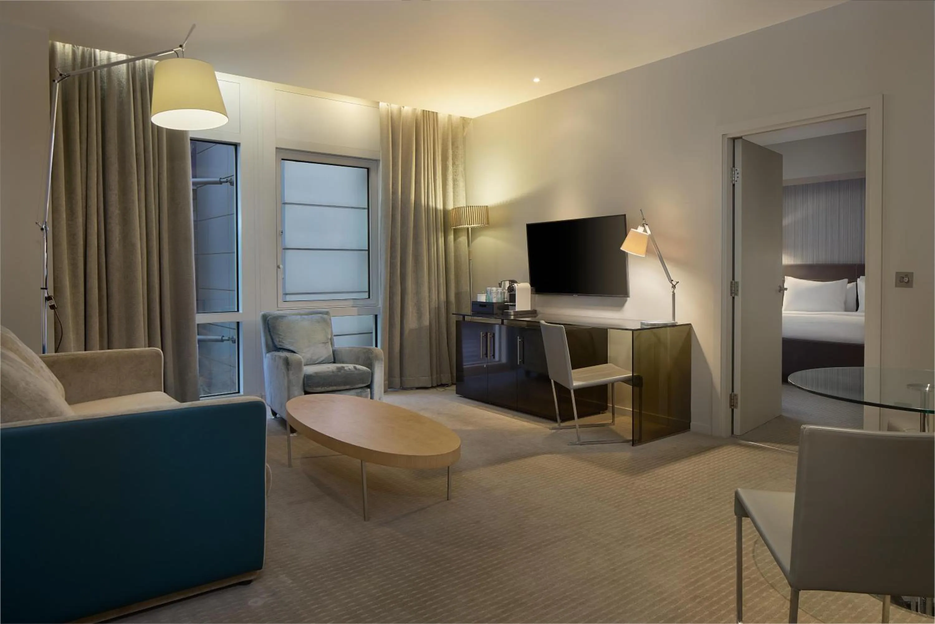 Photo of the whole room in Radisson Blu Hotel, London Canary Wharf East