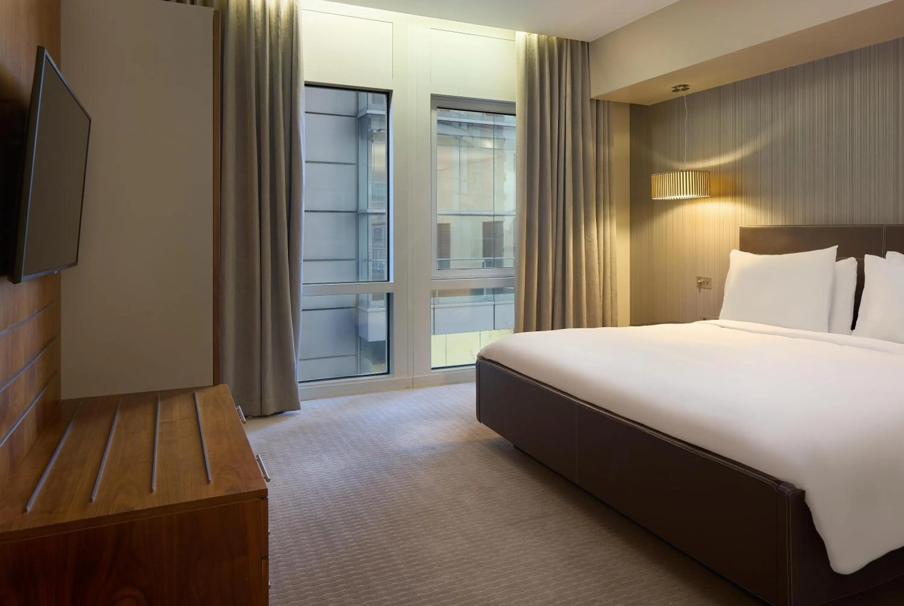 Photo of the whole room, Bed in Radisson Blu Hotel, London Canary Wharf East