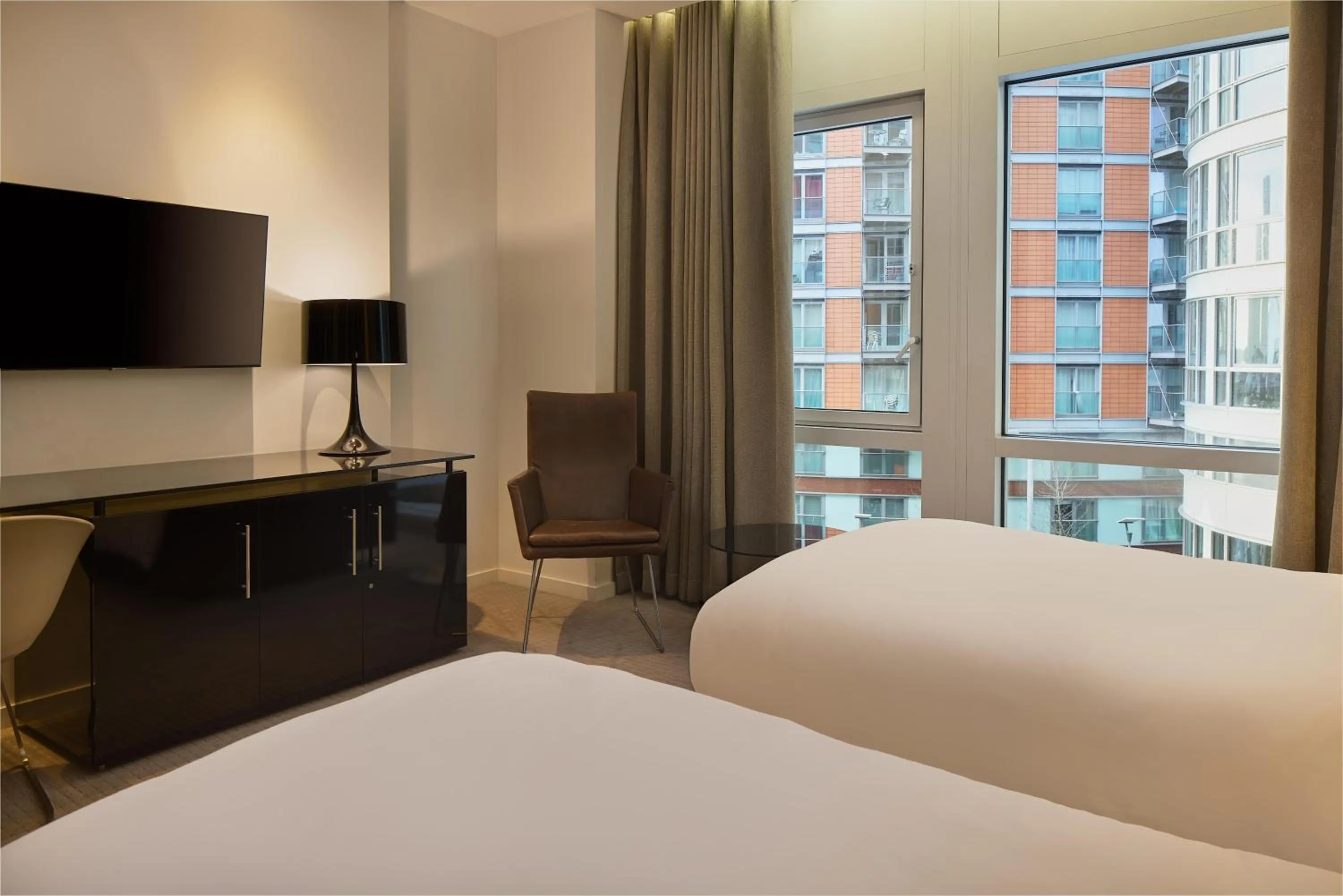 Bedroom, Bed in Radisson Blu Hotel, London Canary Wharf East