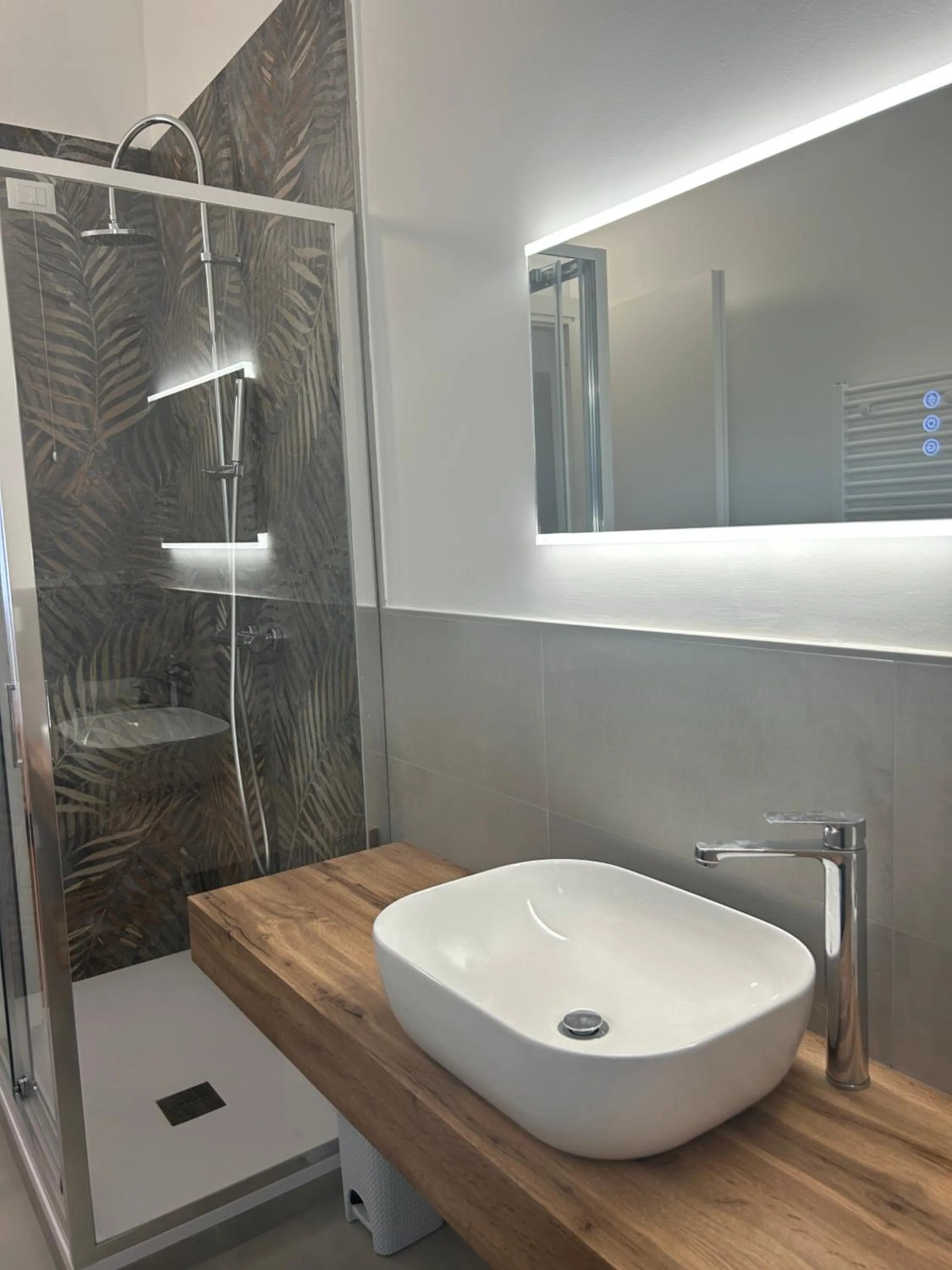 Shower in New York B&B