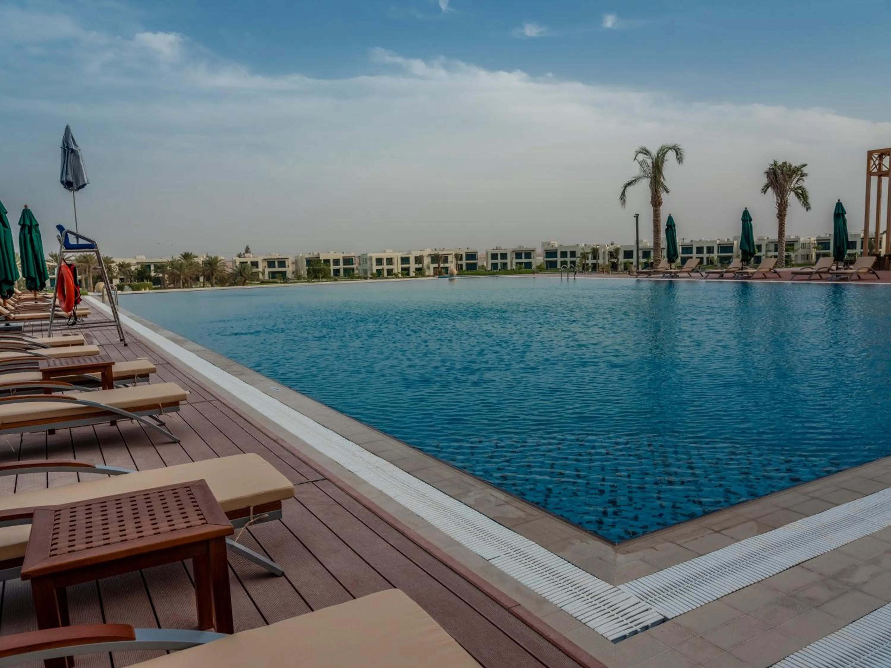 Swimming pool in Retaj Salwa Resort & Spa