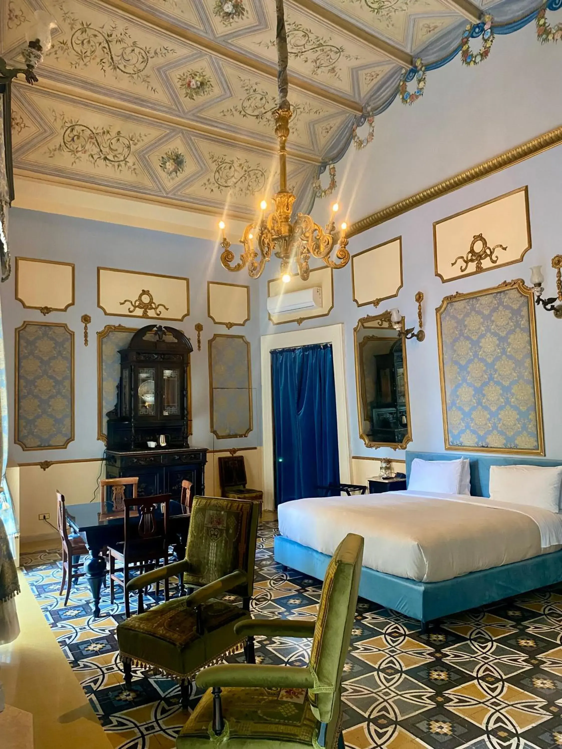 Deluxe Double Room - single occupancy in Carafa di Maddaloni Residenza di Charme Deluxe Double Room - single occupancy in Carafa di Maddaloni Residenza di Charme