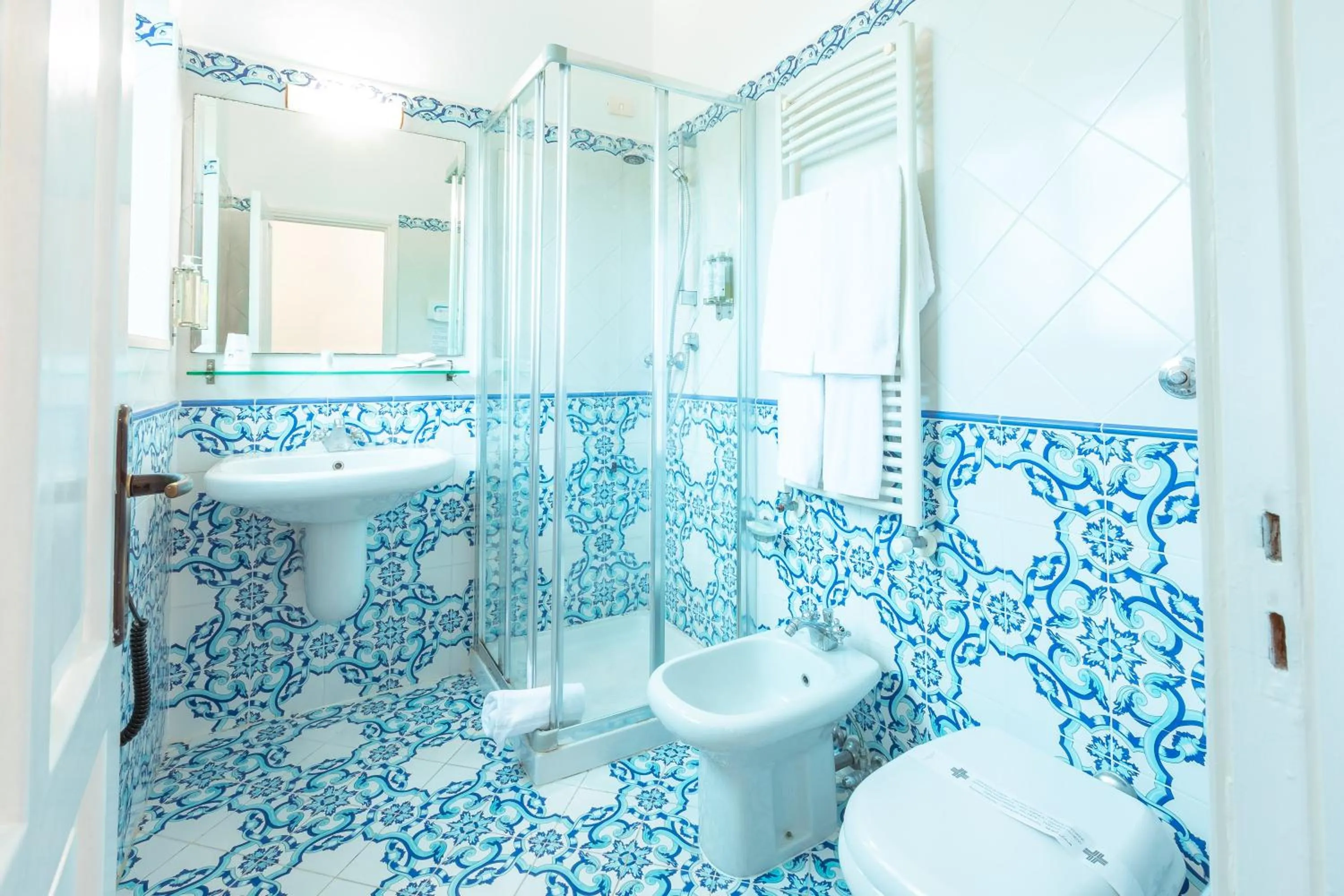 Shower in Hotel Villa Sarah