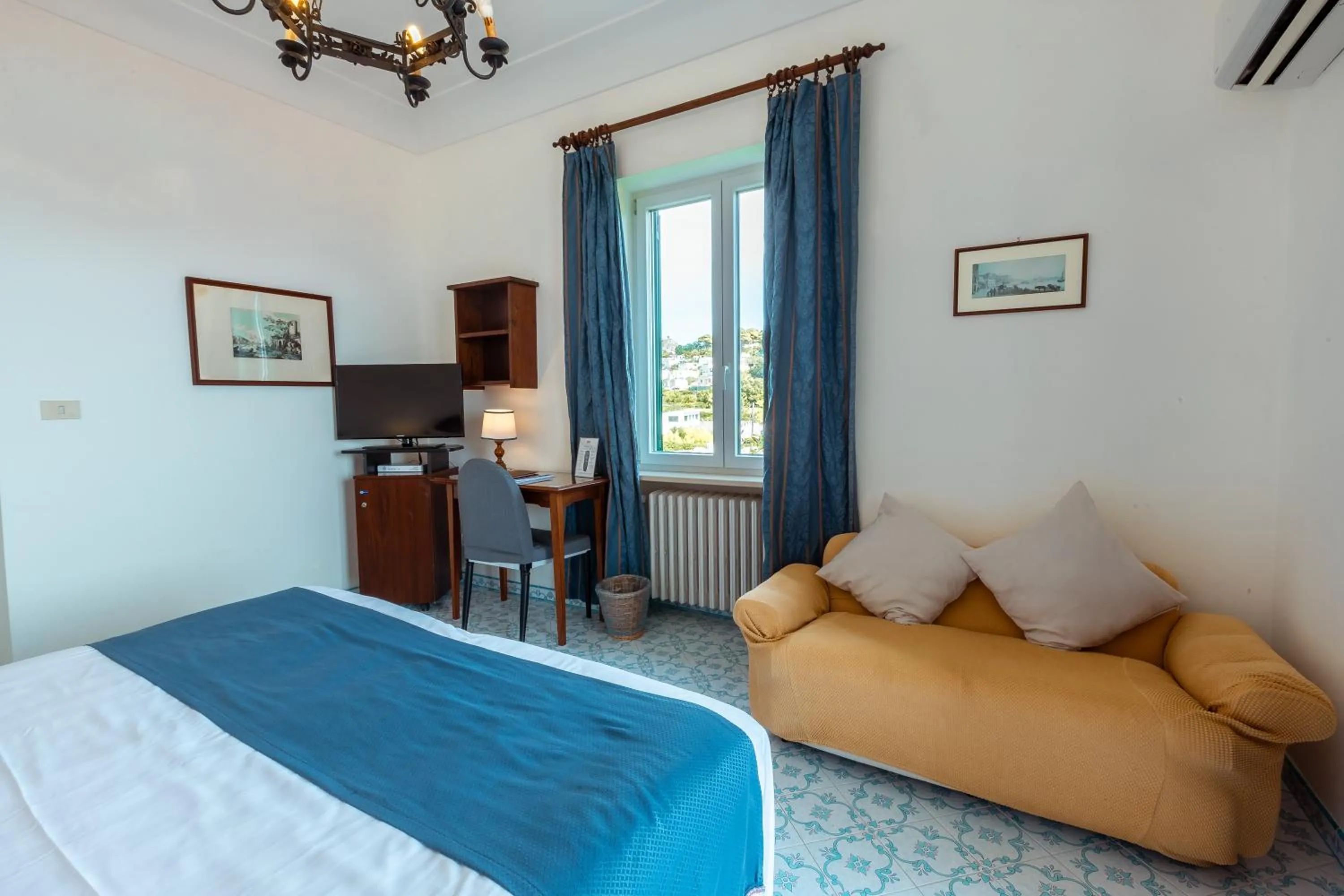 Bed in Hotel Villa Sarah