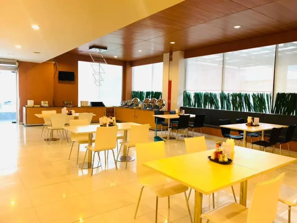 Restaurant/places to eat in Asawann Hotel Nongkhai