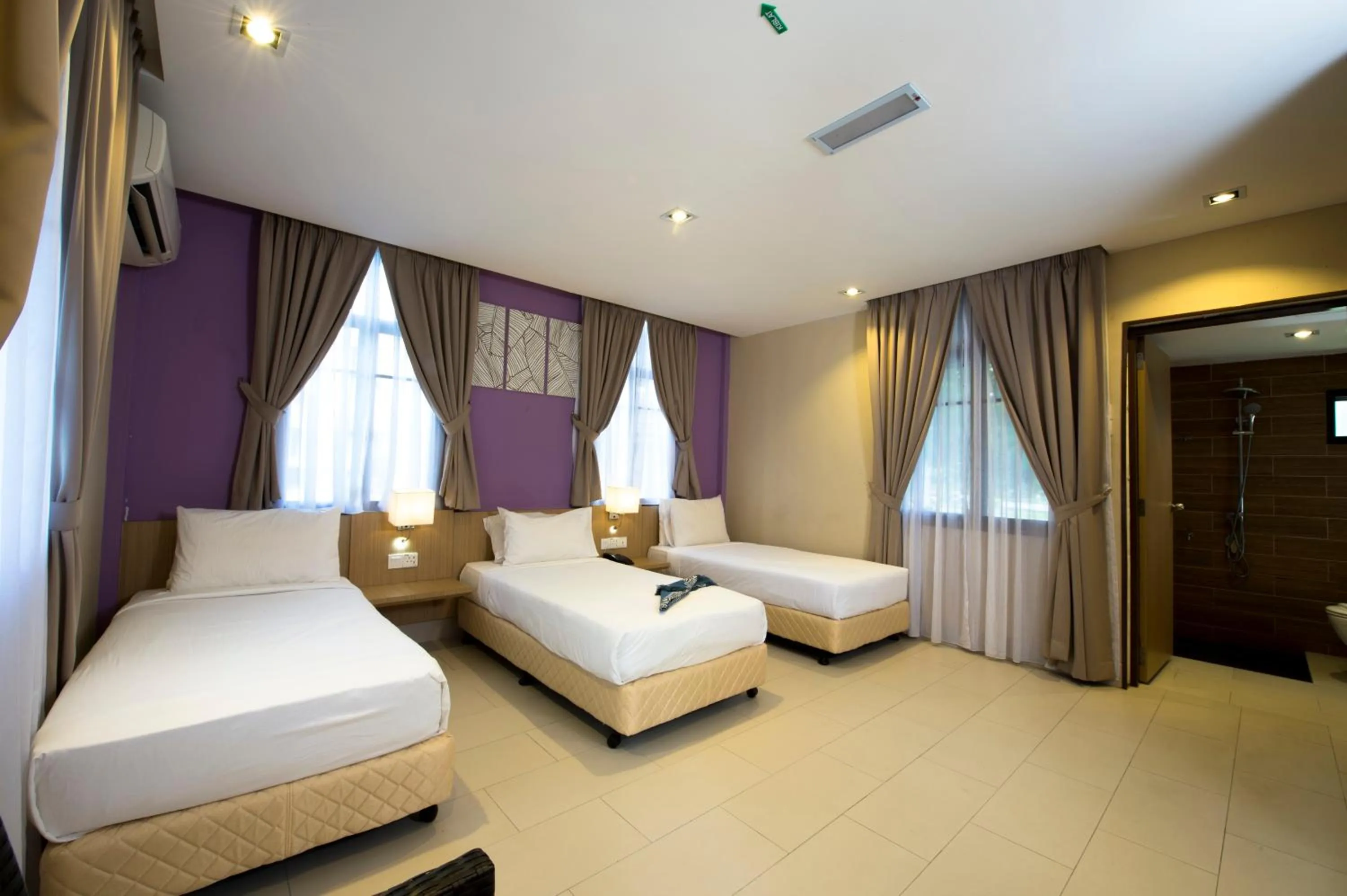 Photo of the whole room, Bed in De Palma Resort Kuala Selangor