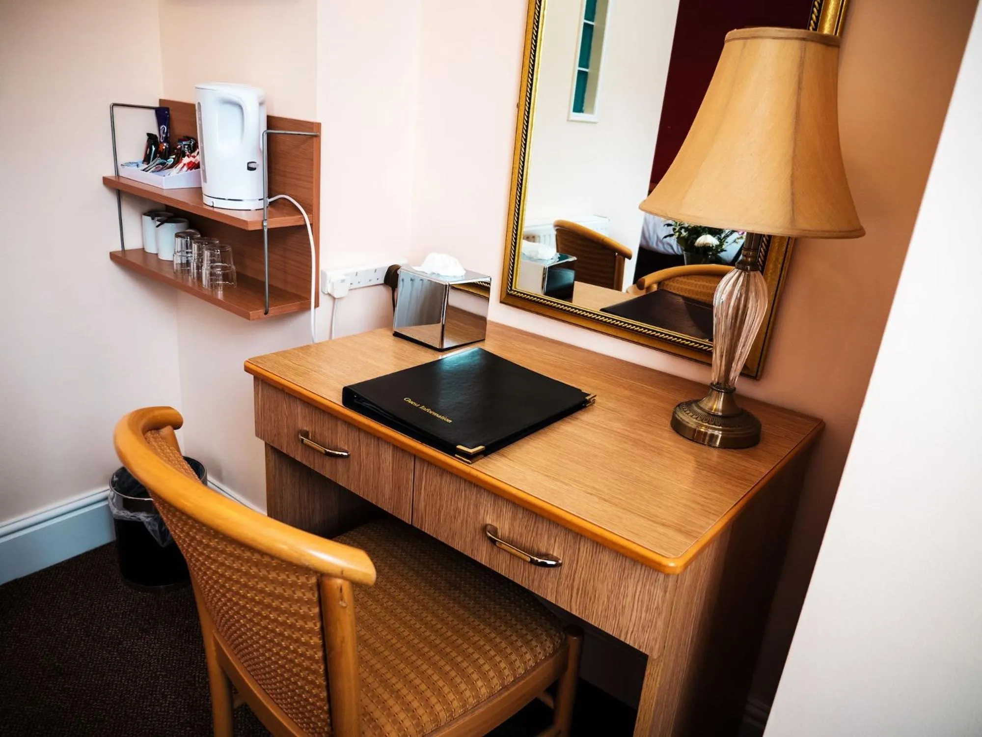 hair dresser in Glen Mona