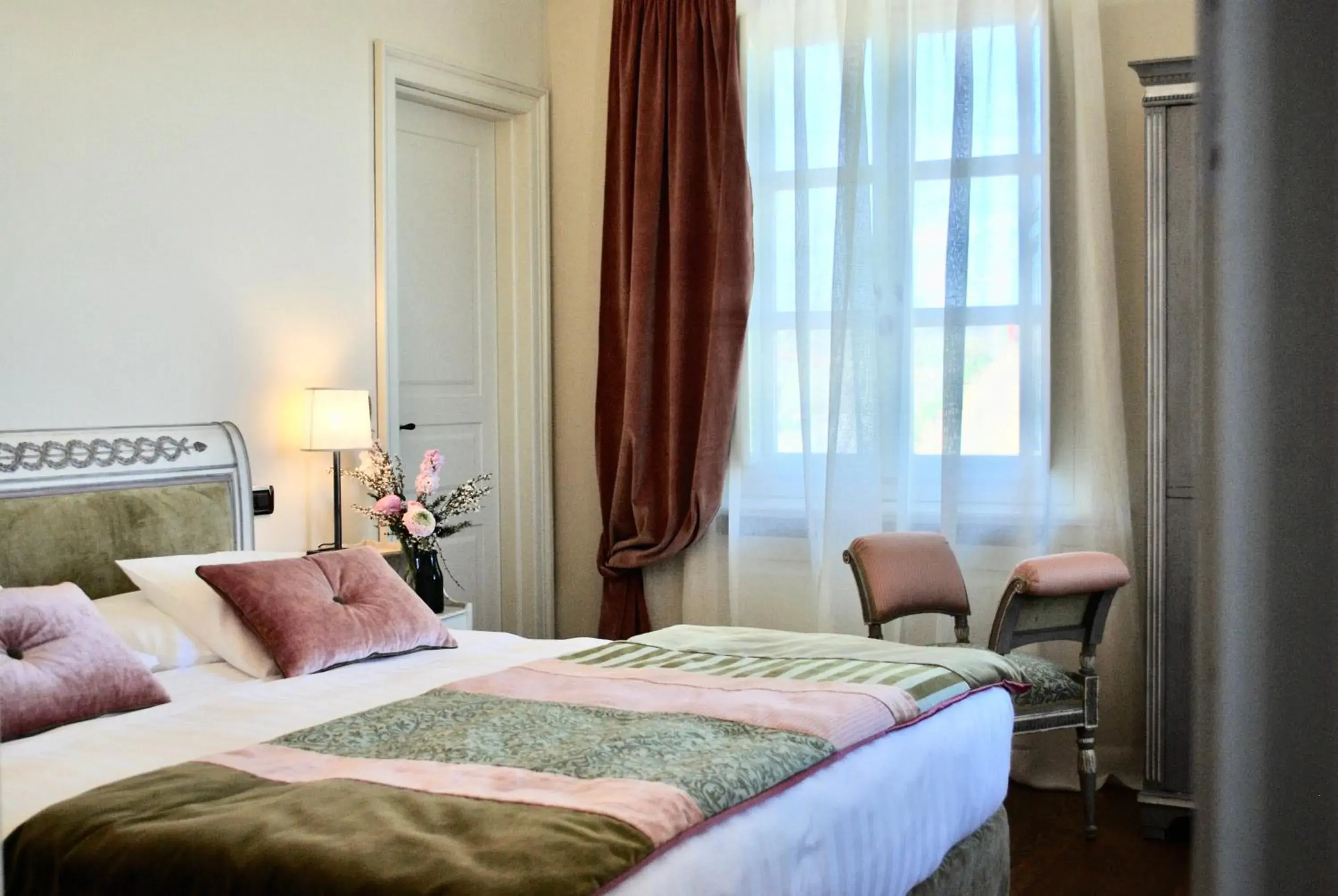 Monastery Room in Relais San Maurizio Monastery Room in Relais San Maurizio