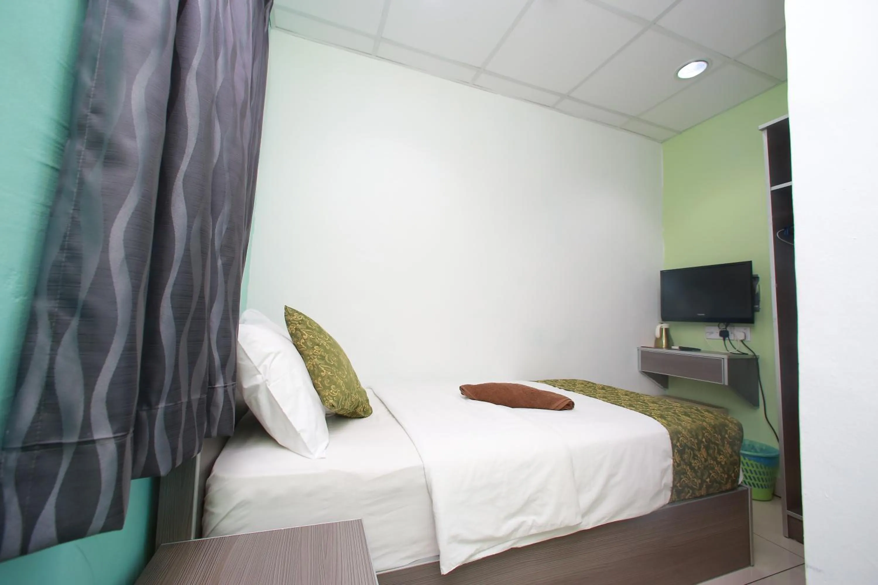 Bedroom, Bed in Lacomme Inn