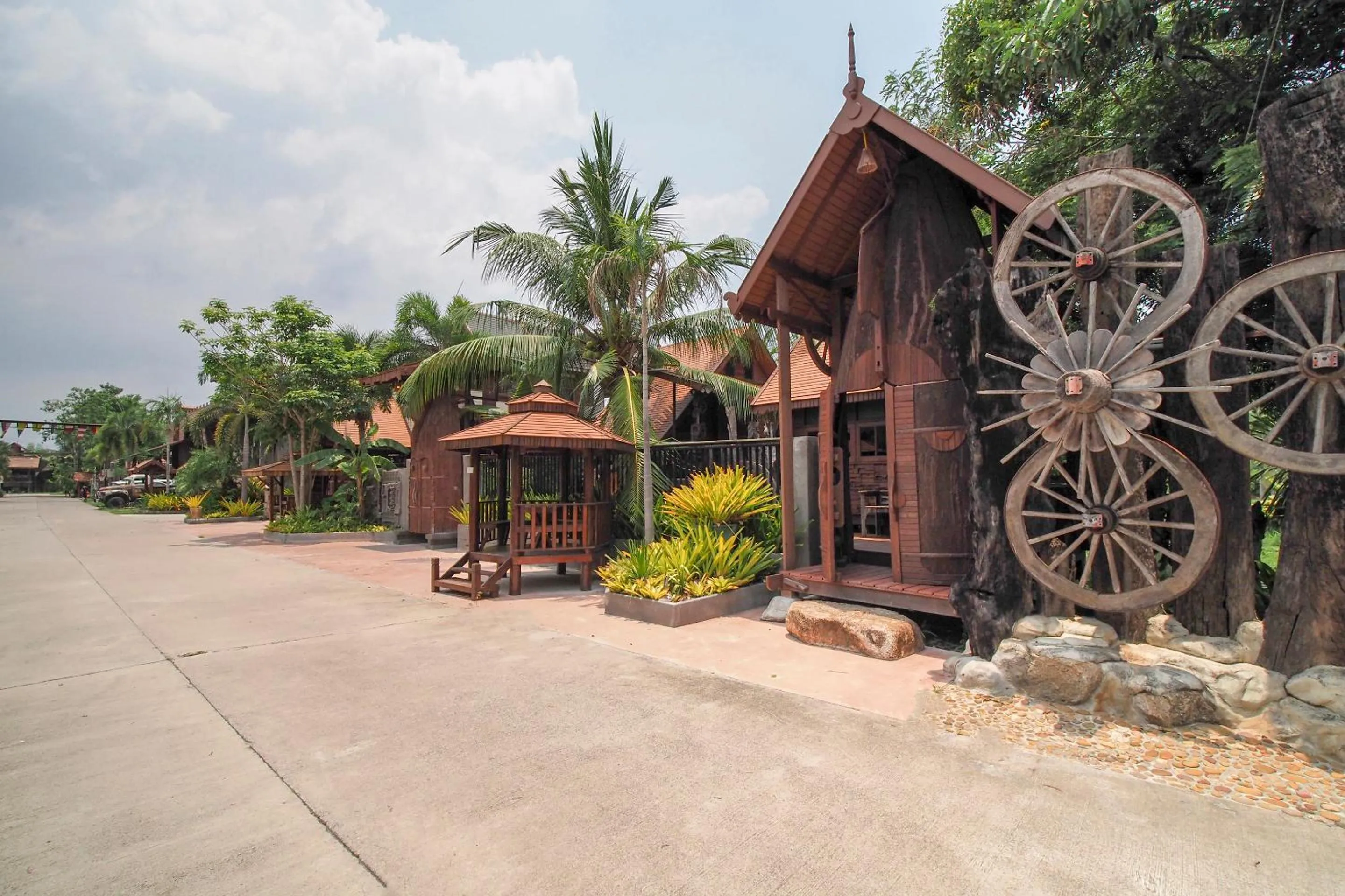 Facade/entrance in Suankaew Art Cottage