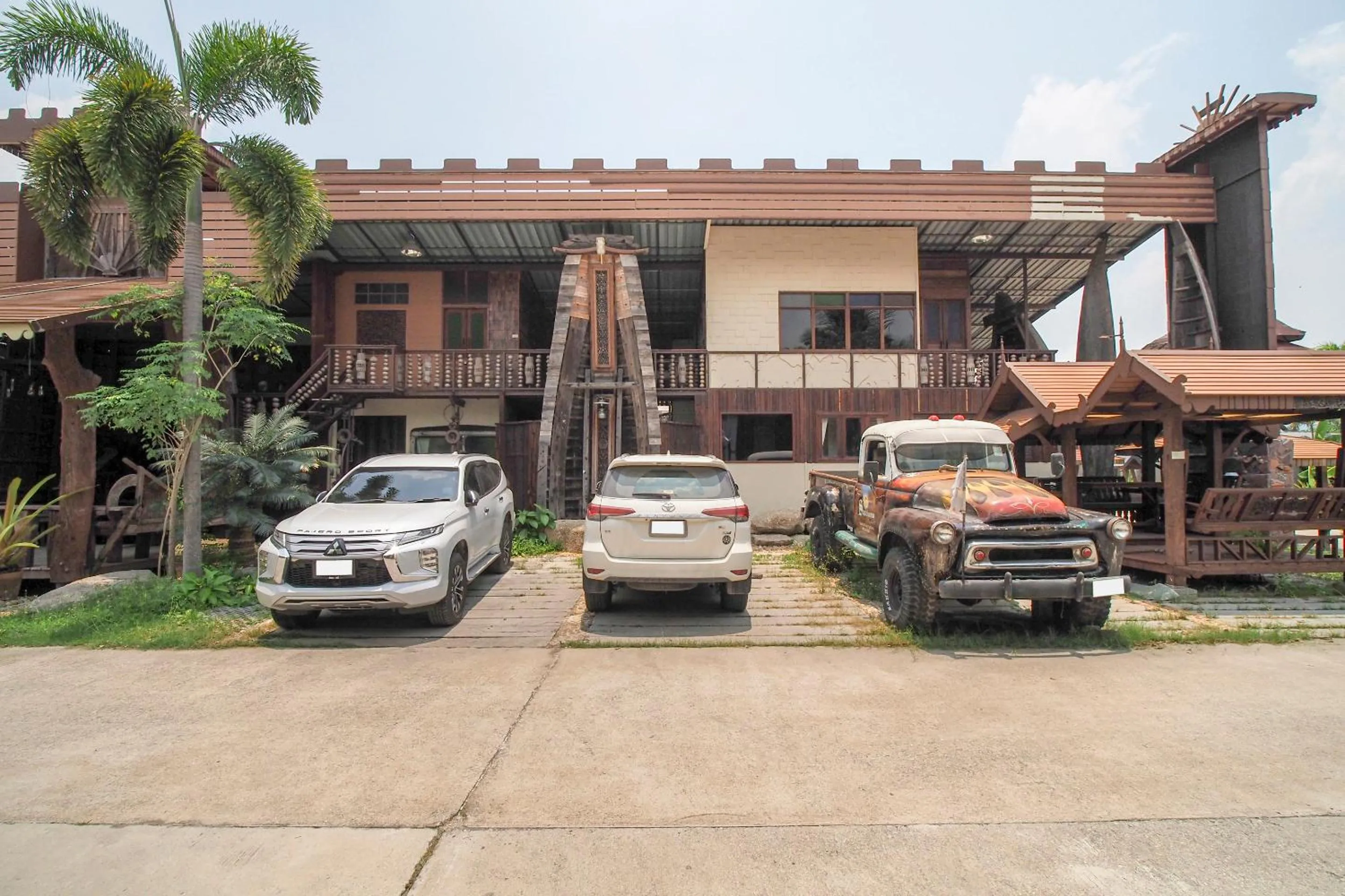 Property building in Suankaew Art Cottage