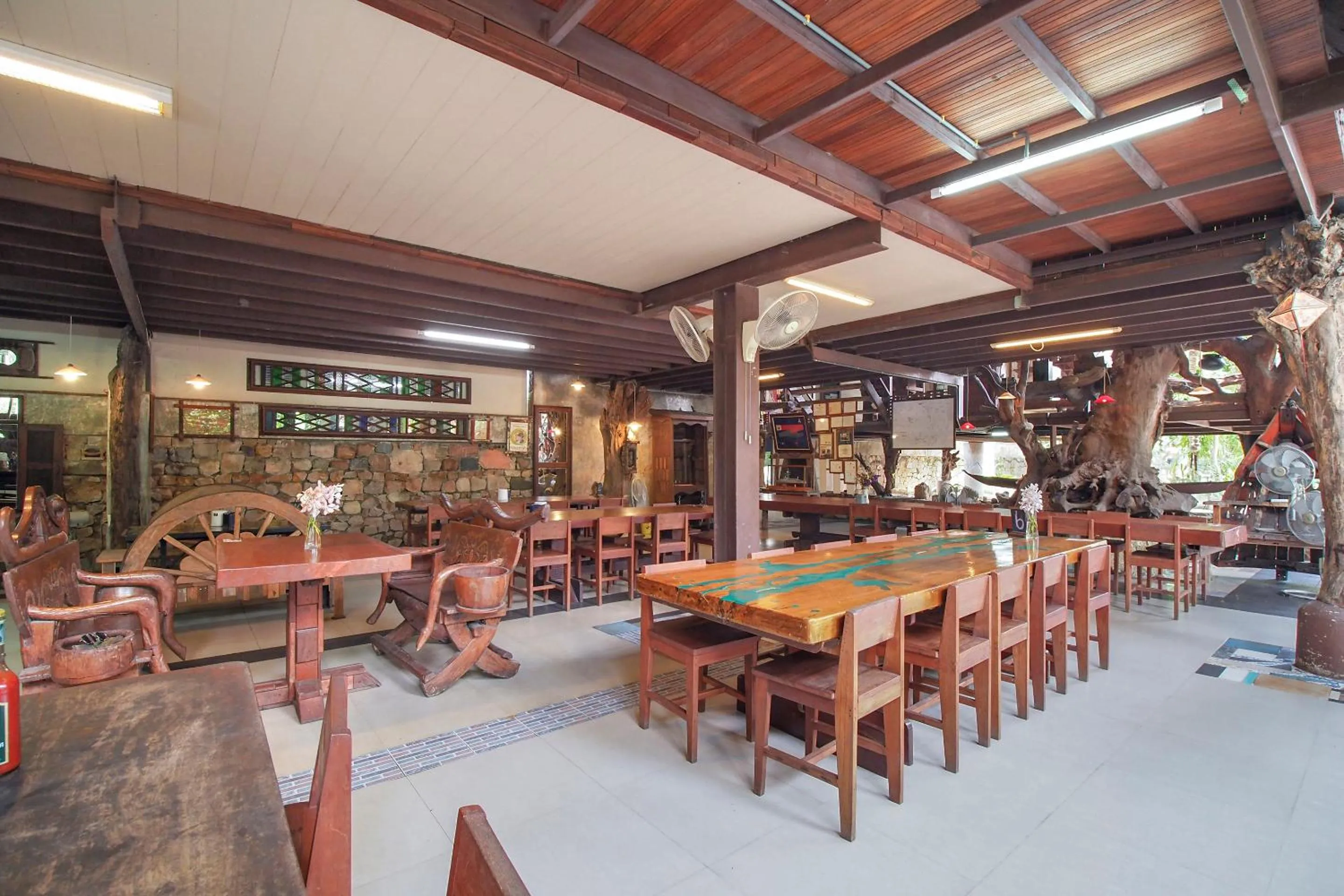 Restaurant/places to eat in Suankaew Art Cottage
