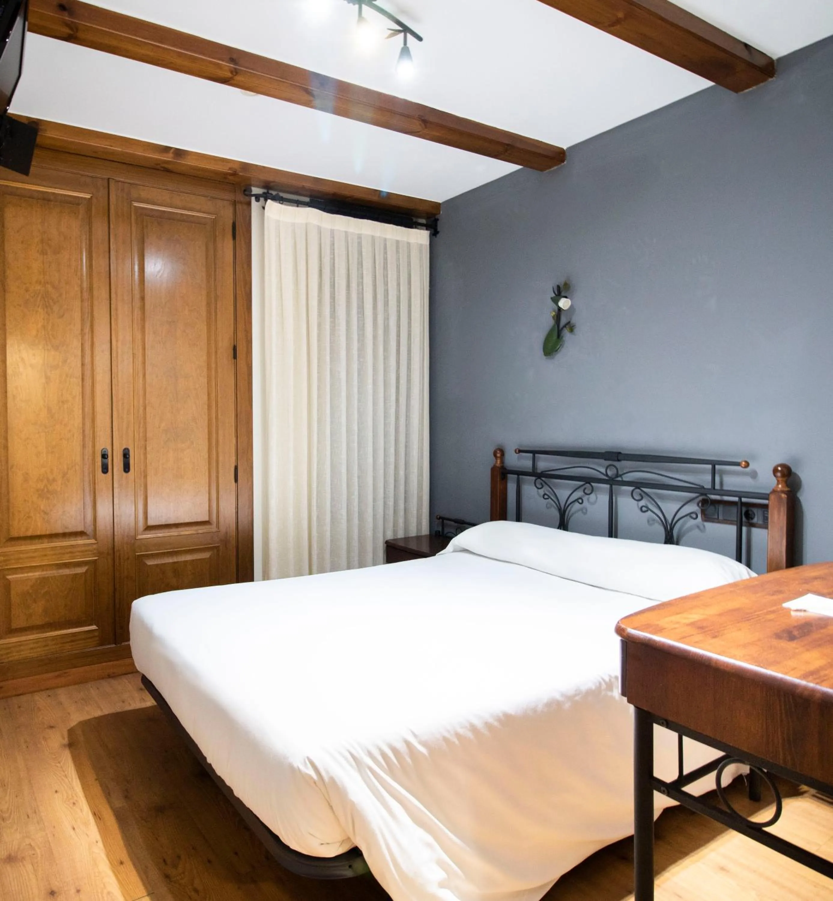 Bed in Alda Casco Antiguo