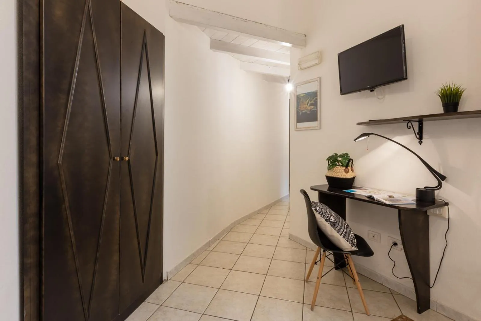 hair dresser in Cagliarifornia