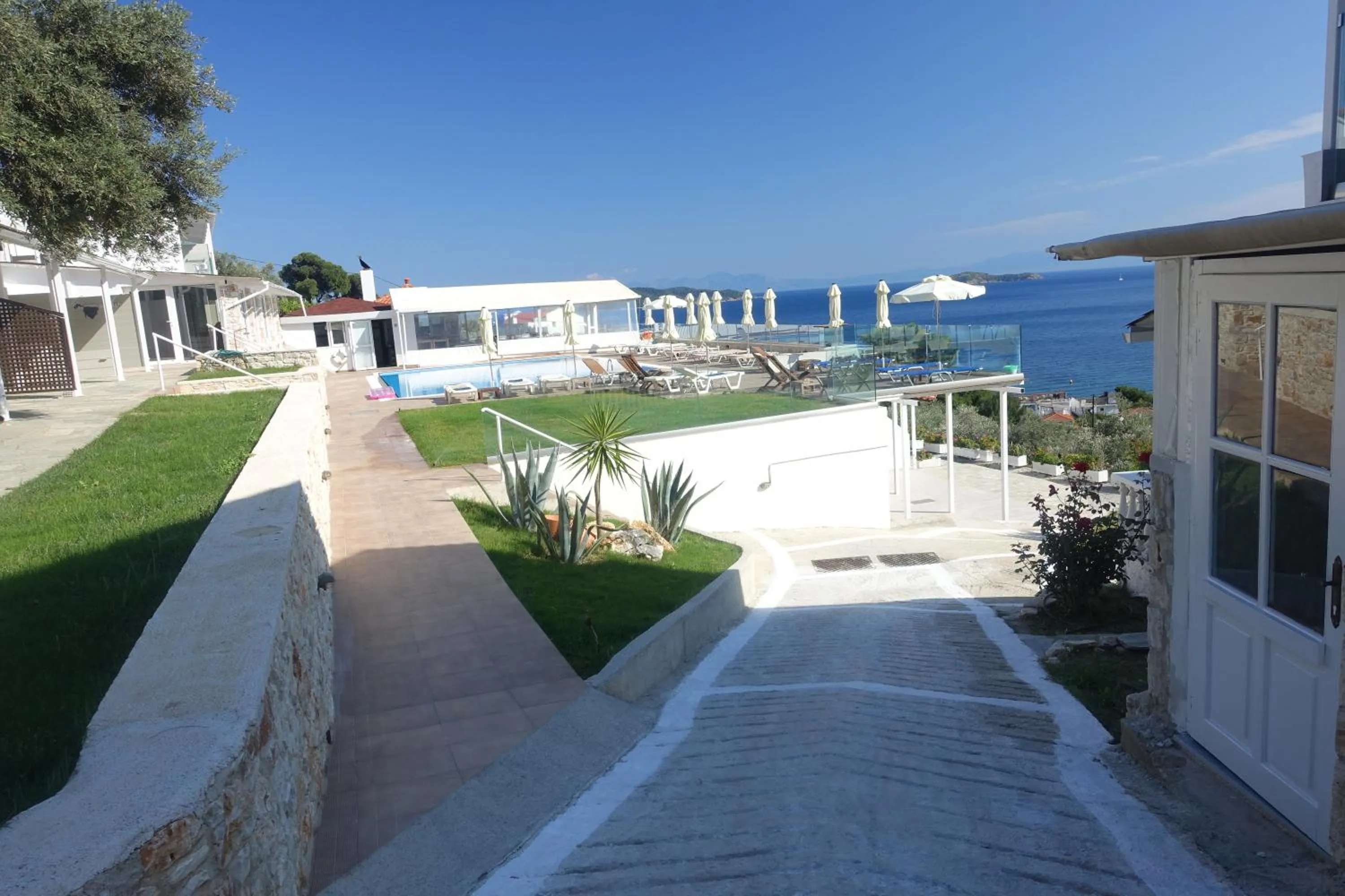 Facade/entrance in Hotel Rene