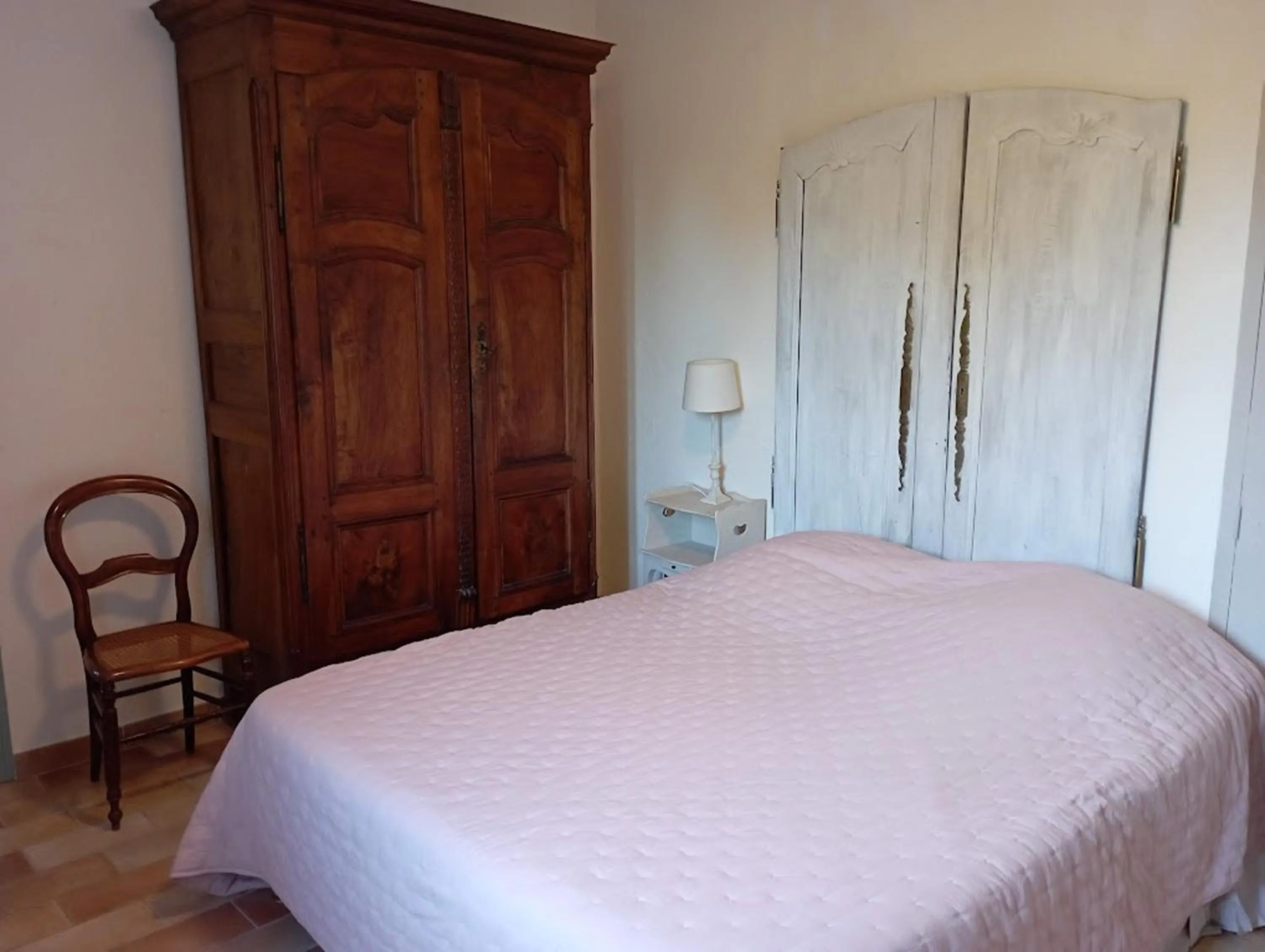 Photo of the whole room in Mas la Vitalis Chambres D'Hôtes