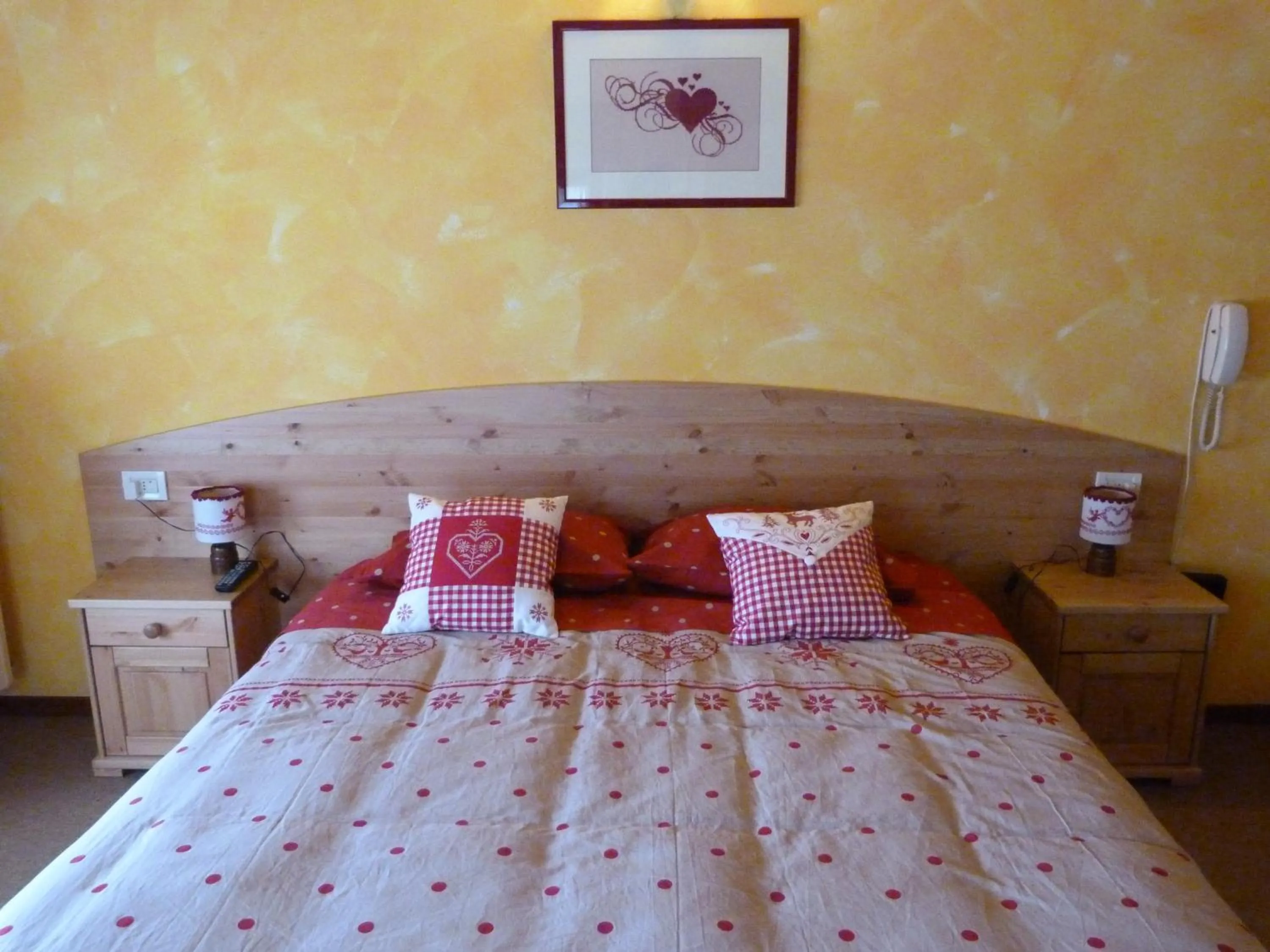 Seating area, Bed in Hotel al Sole