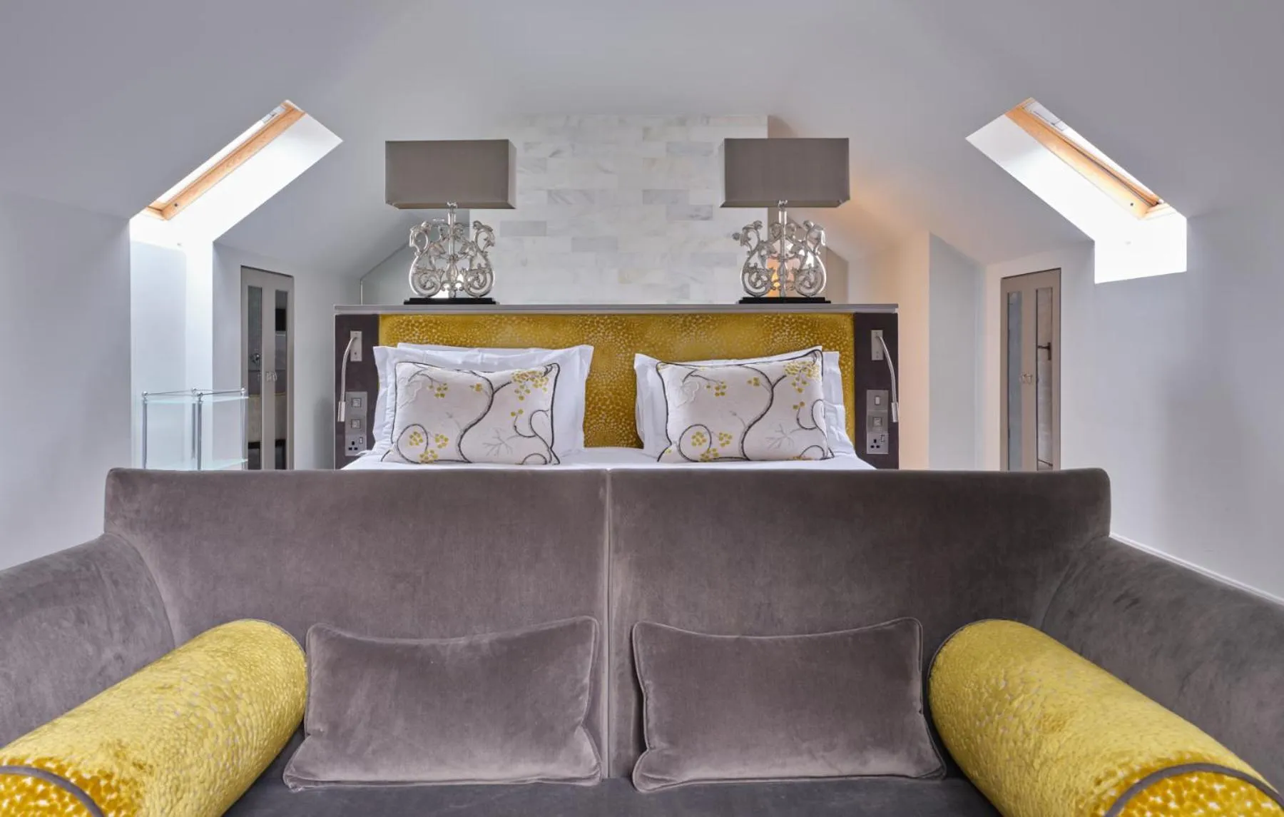 Seating area, Bed in The Mole Resort - Hotel rooms