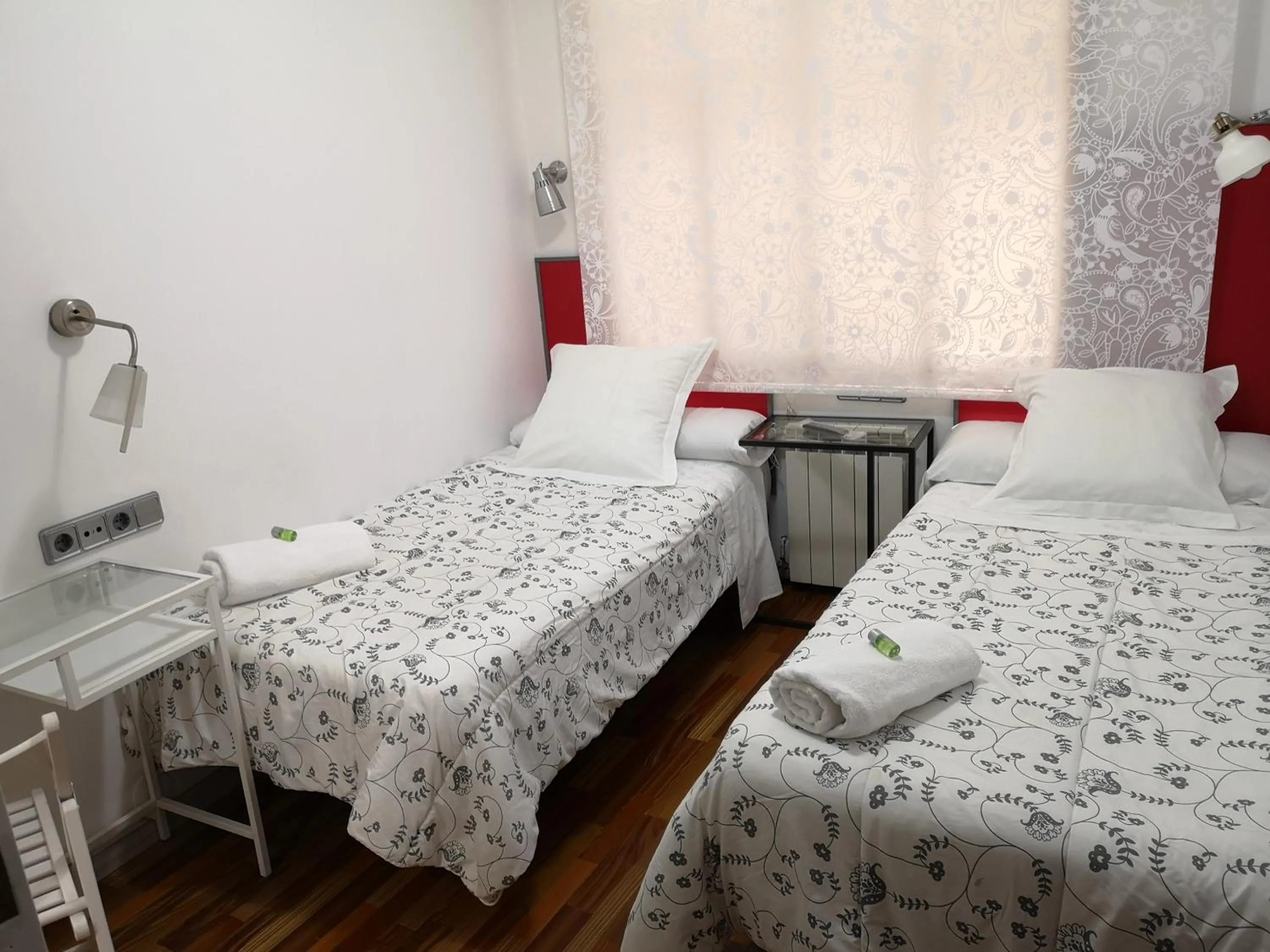Twin Room in Hostal Carbonara