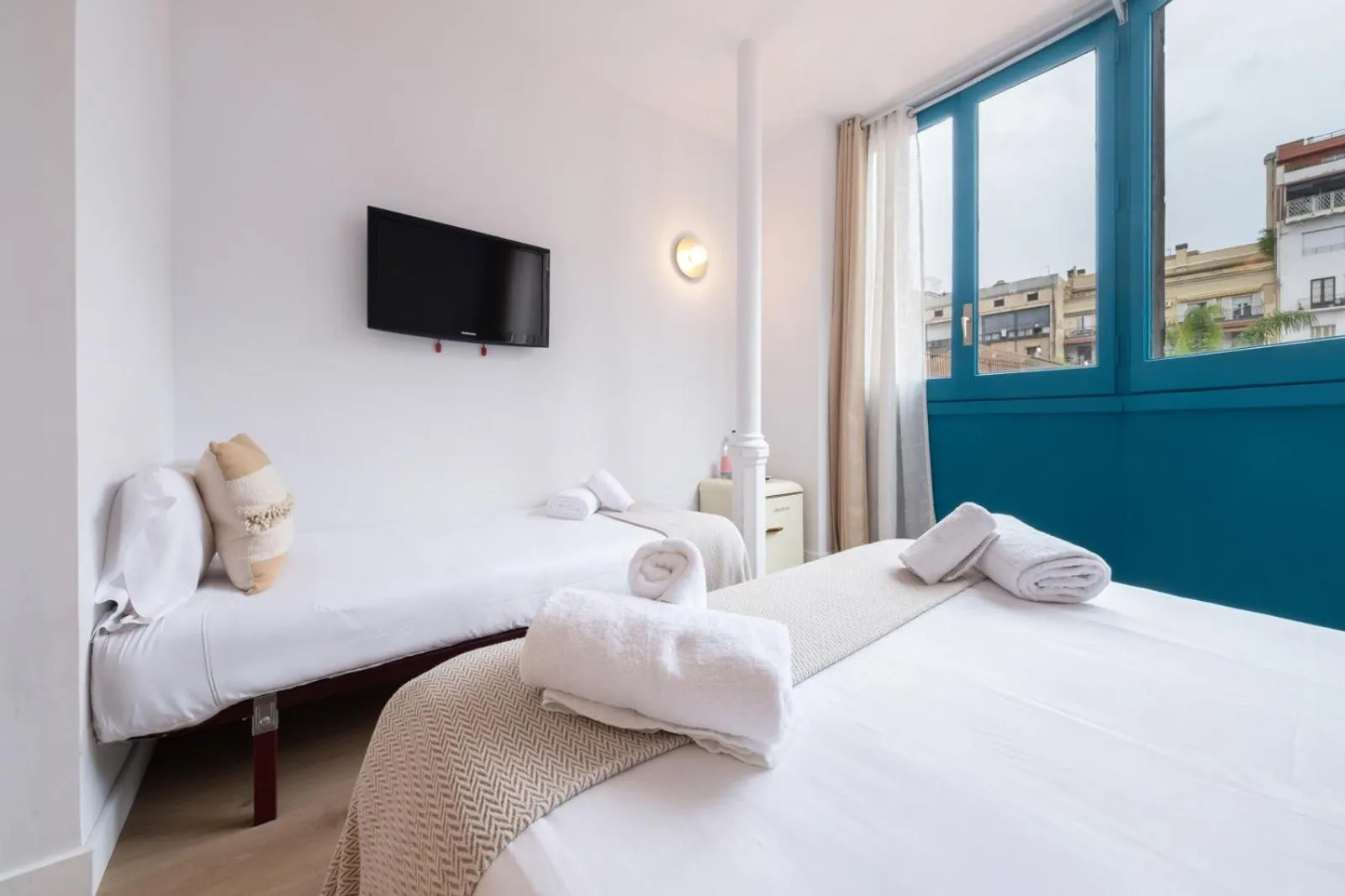 Bedroom, Bed in Hostal Barcelona Centro