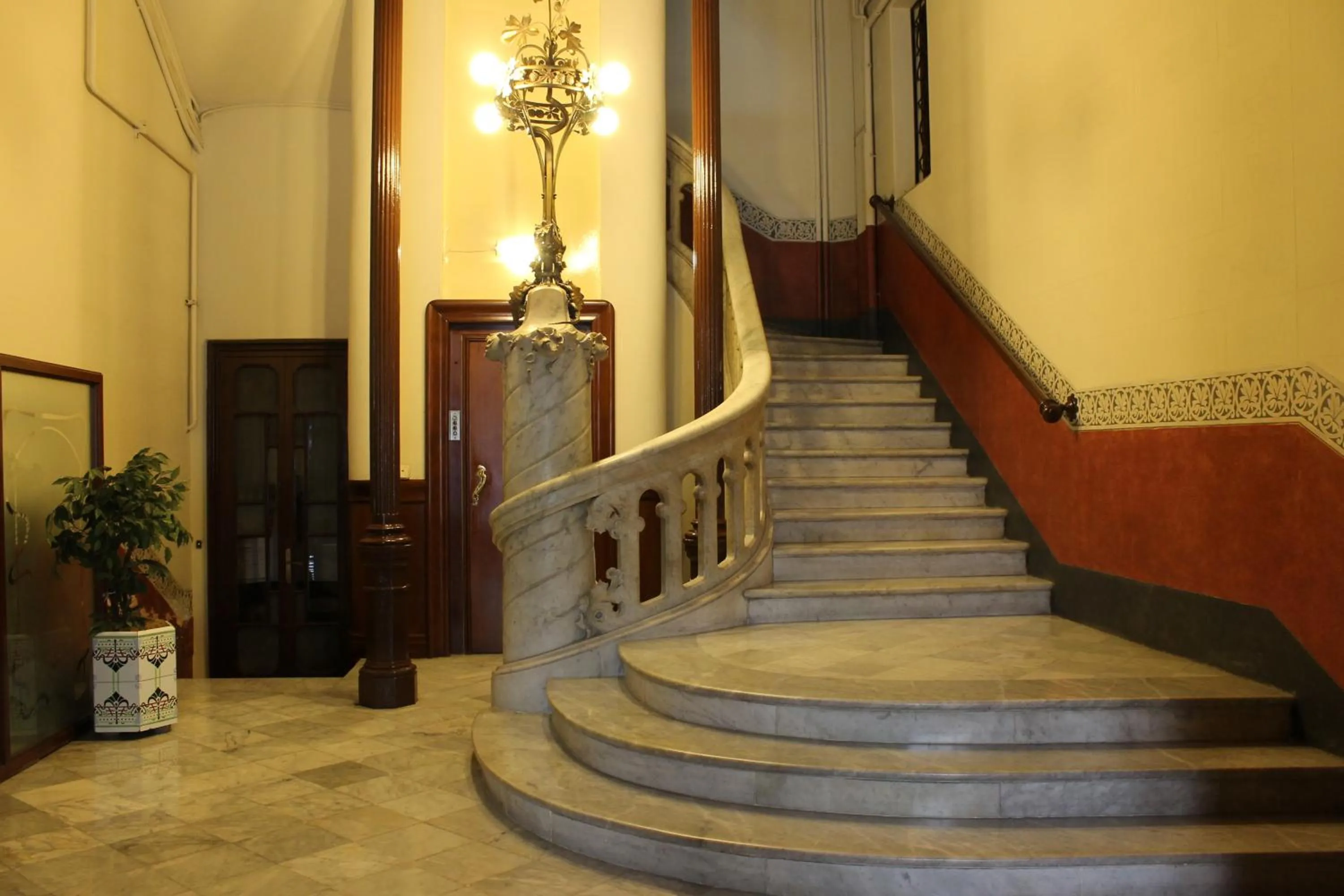 Facade/entrance in Hostal Barcelona Centro