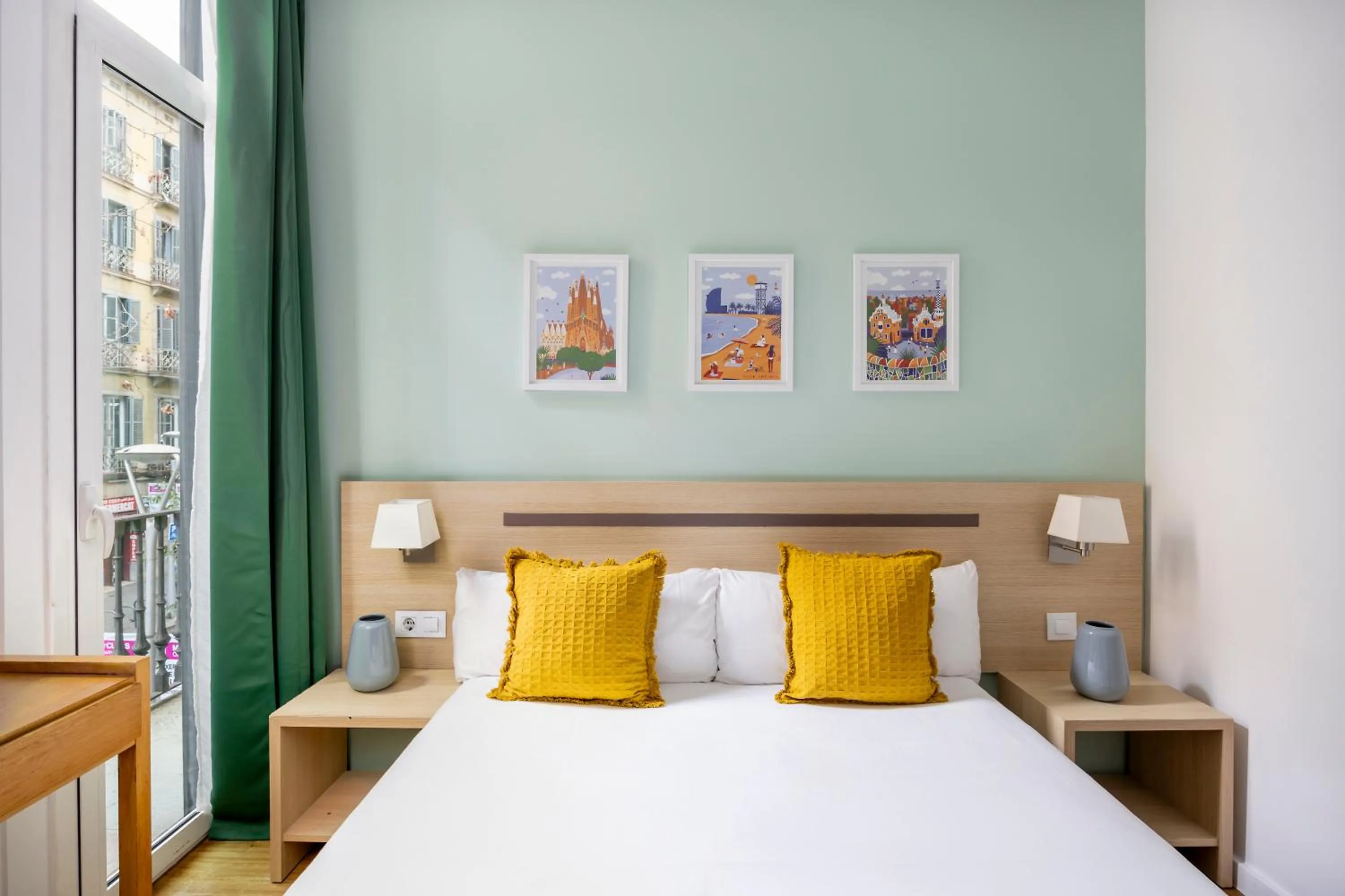 Bed in Hostal Barcelona Centro