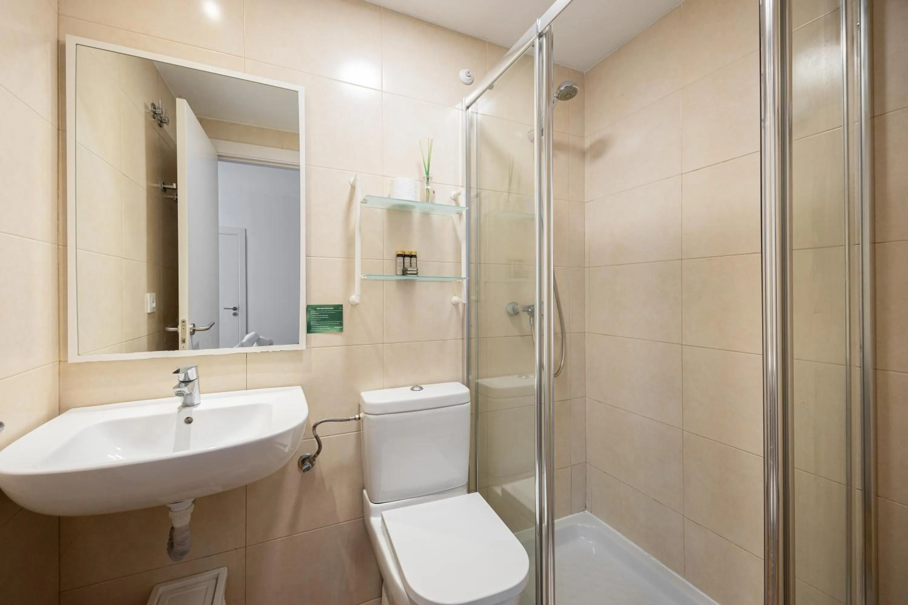 Bathroom in Hostal Barcelona Centro