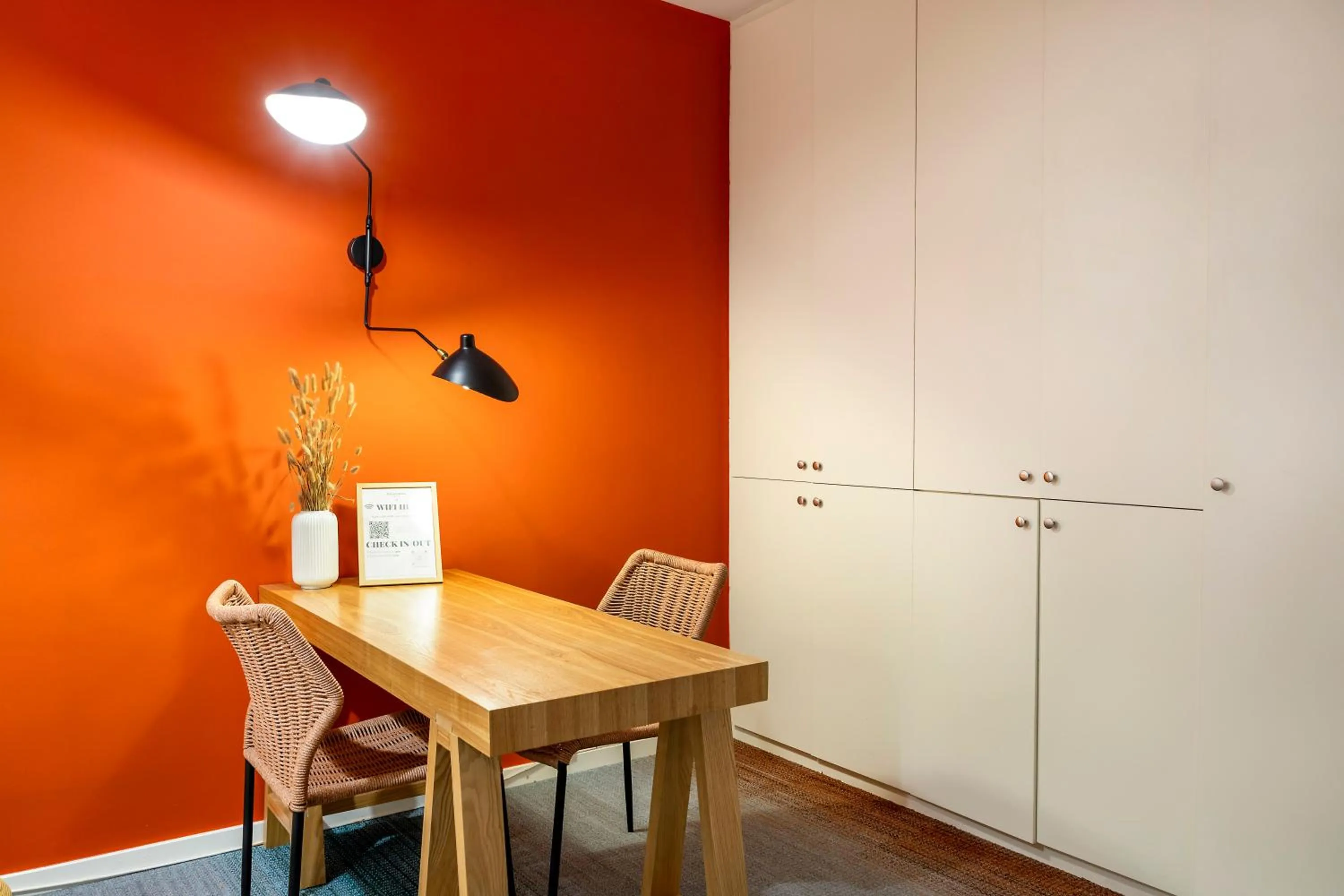 Communal lounge/ TV room in Hostal Barcelona Centro