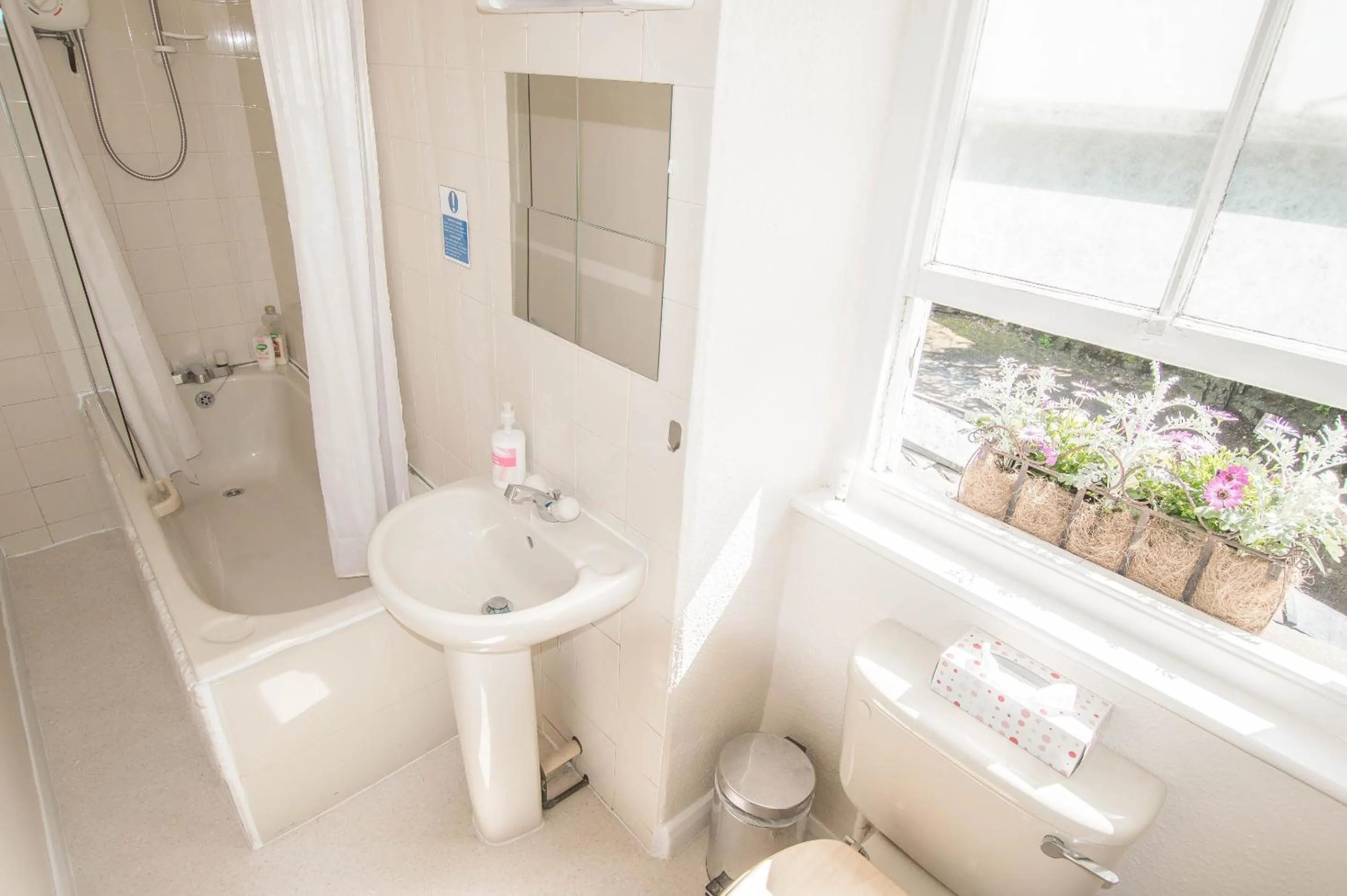 Bathroom in Elim Bank Guest House