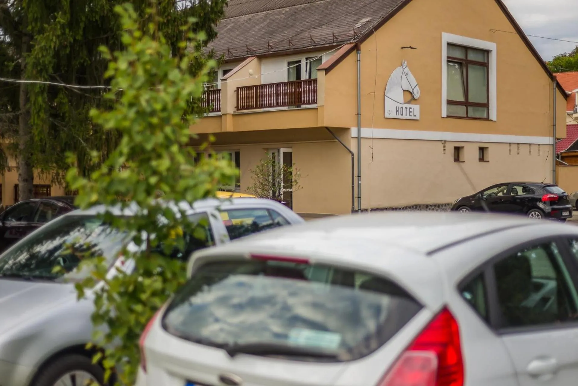 Property building in Lipicai Hotel és Étterem