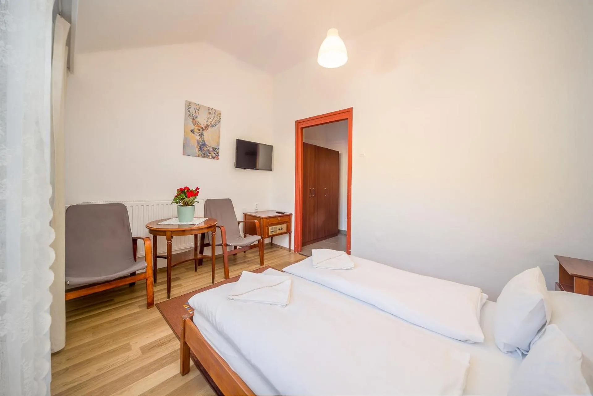 Photo of the whole room, Bed in Lipicai Hotel és Étterem